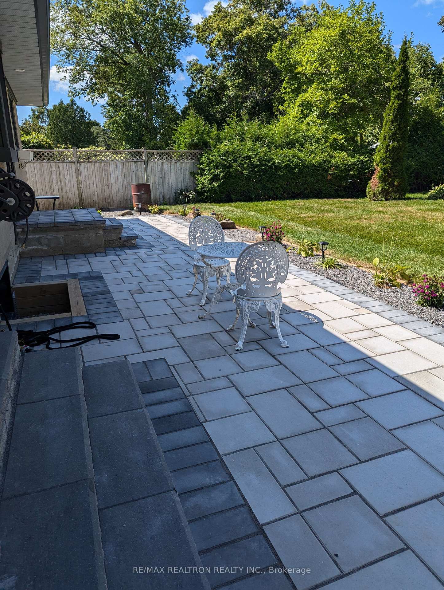 Photo 17 of 1005 Elgin Street, Newmarket, Huron Heights-Leslie Valley — HOMEH