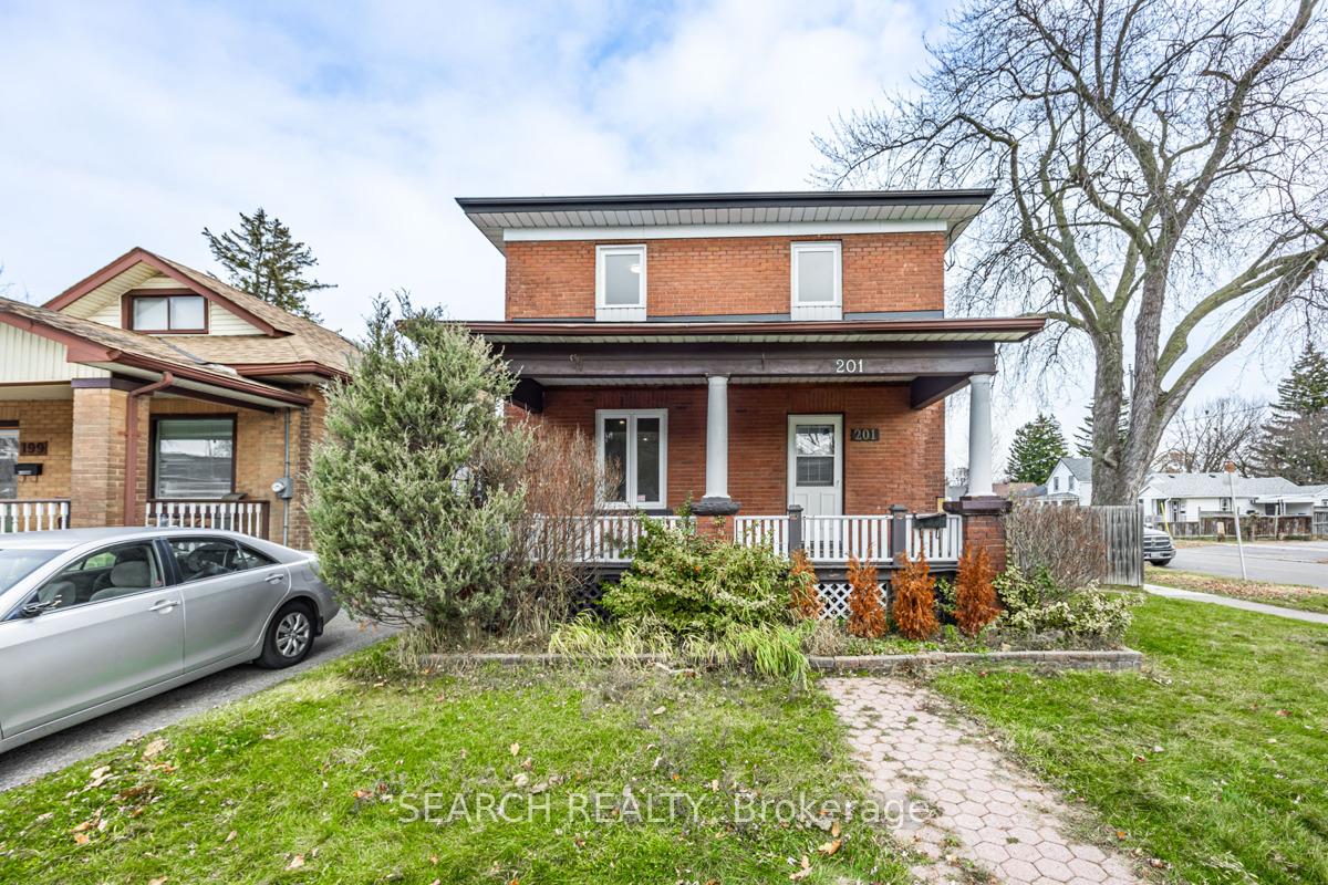 Front of 201 Ritson Road S