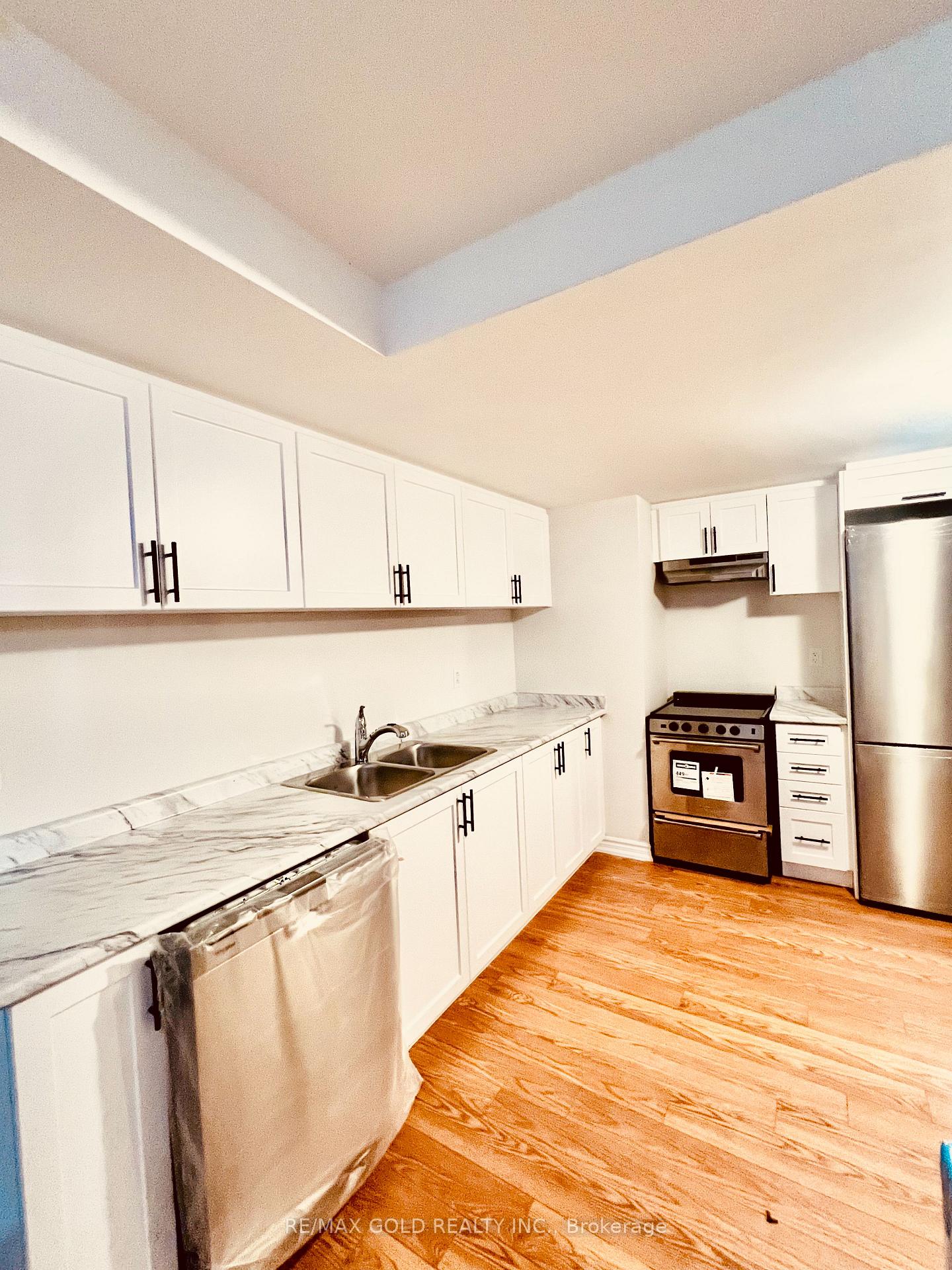 Photo 7 of Unit Unit 1, 24 Hylton Drive, Barrie, Rural Barrie Southeast — HOMEH