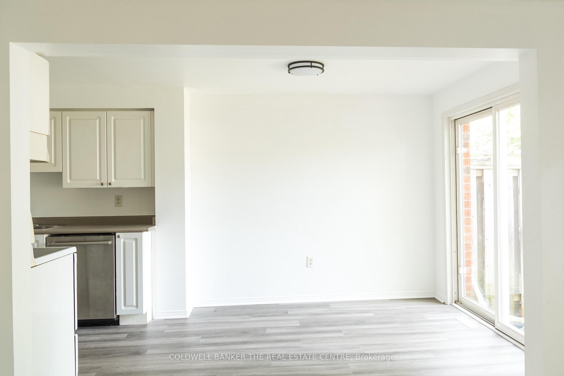 Photo 5 of 28 Lions Gate Boulevard, Barrie, Little Lake — HOMEH