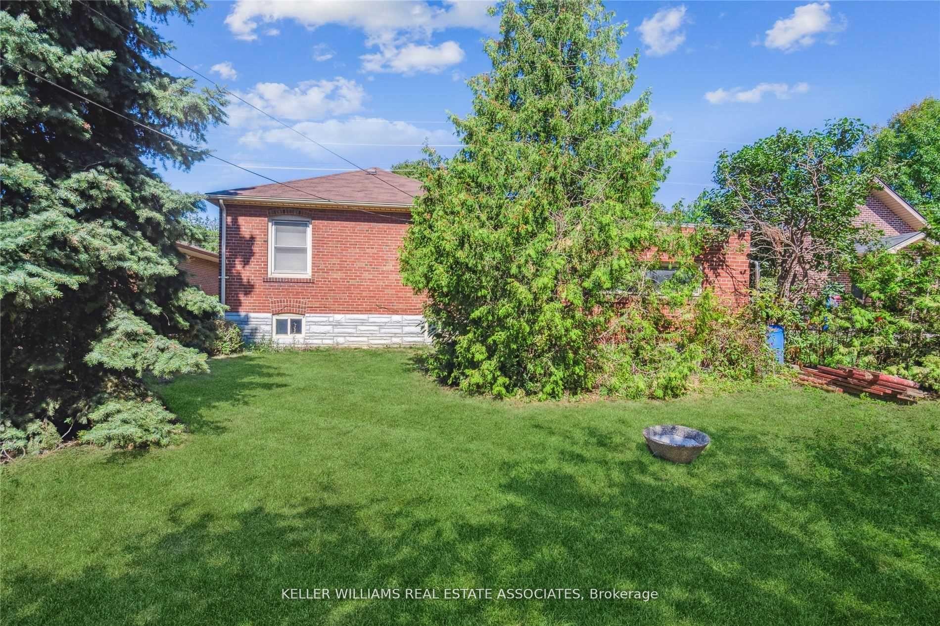 Photo 8 of 111 Evans Avenue, Etobicoke, Mimico — HOMEH