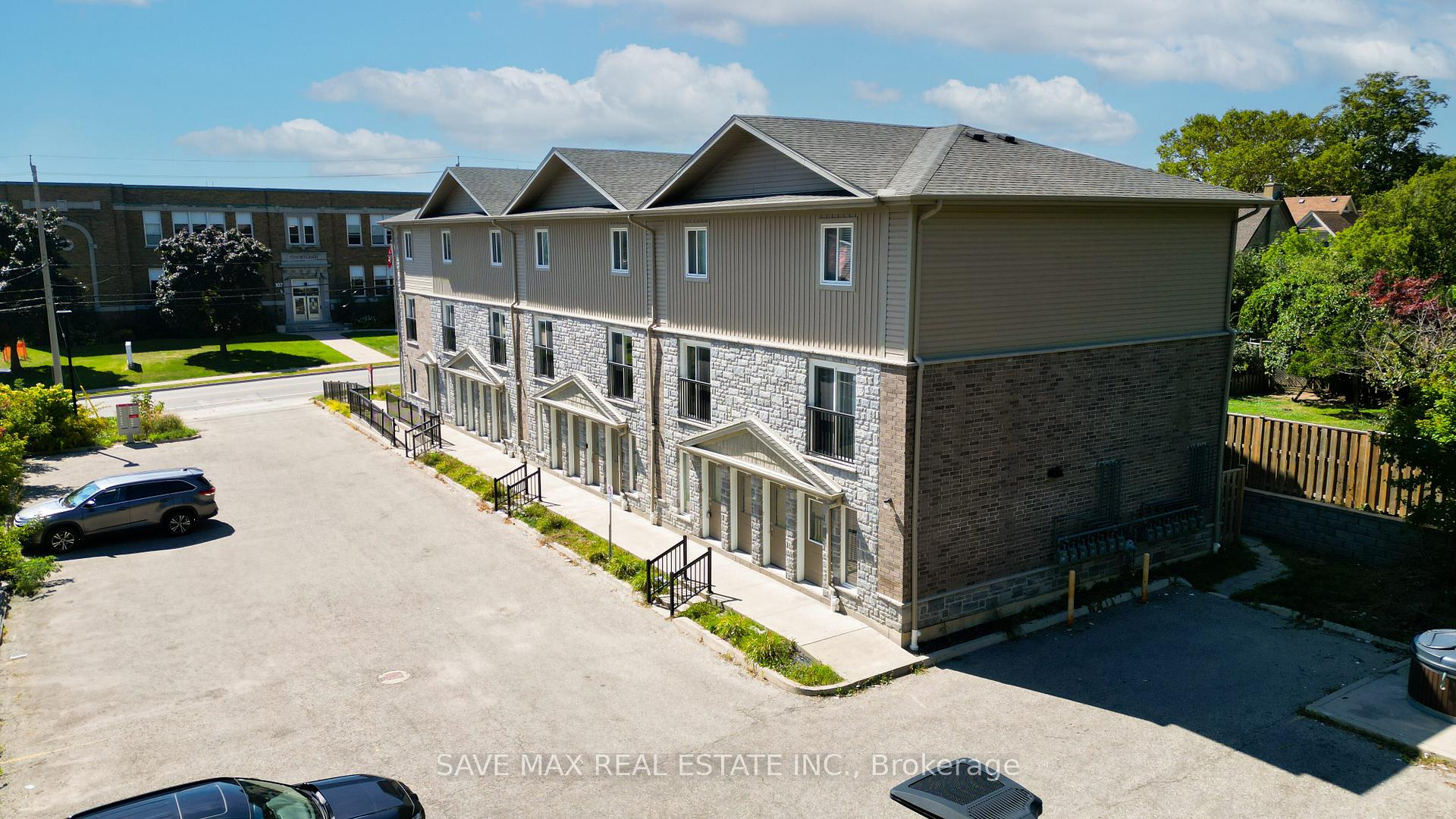 Photo 16 of Unit 3, 122 Courtland Avenue E, Kitchener — HOMEH
