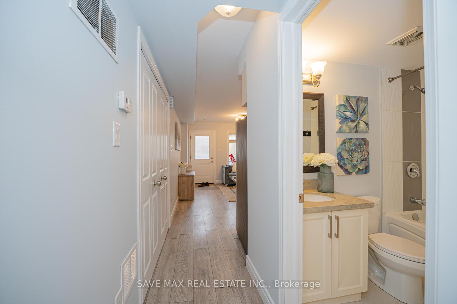 Photo 5 of Unit 3, 122 Courtland Avenue E, Kitchener — HOMEH