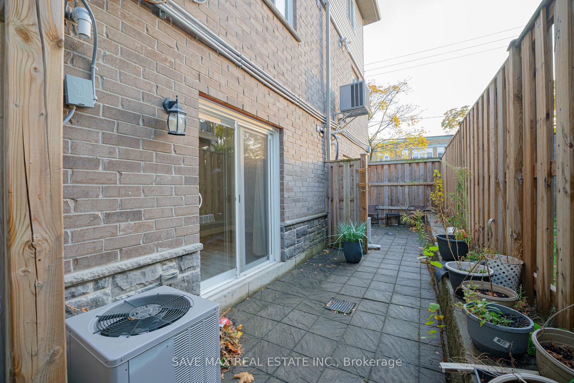 Photo 23 of Unit 3, 122 Courtland Avenue E, Kitchener — HOMEH