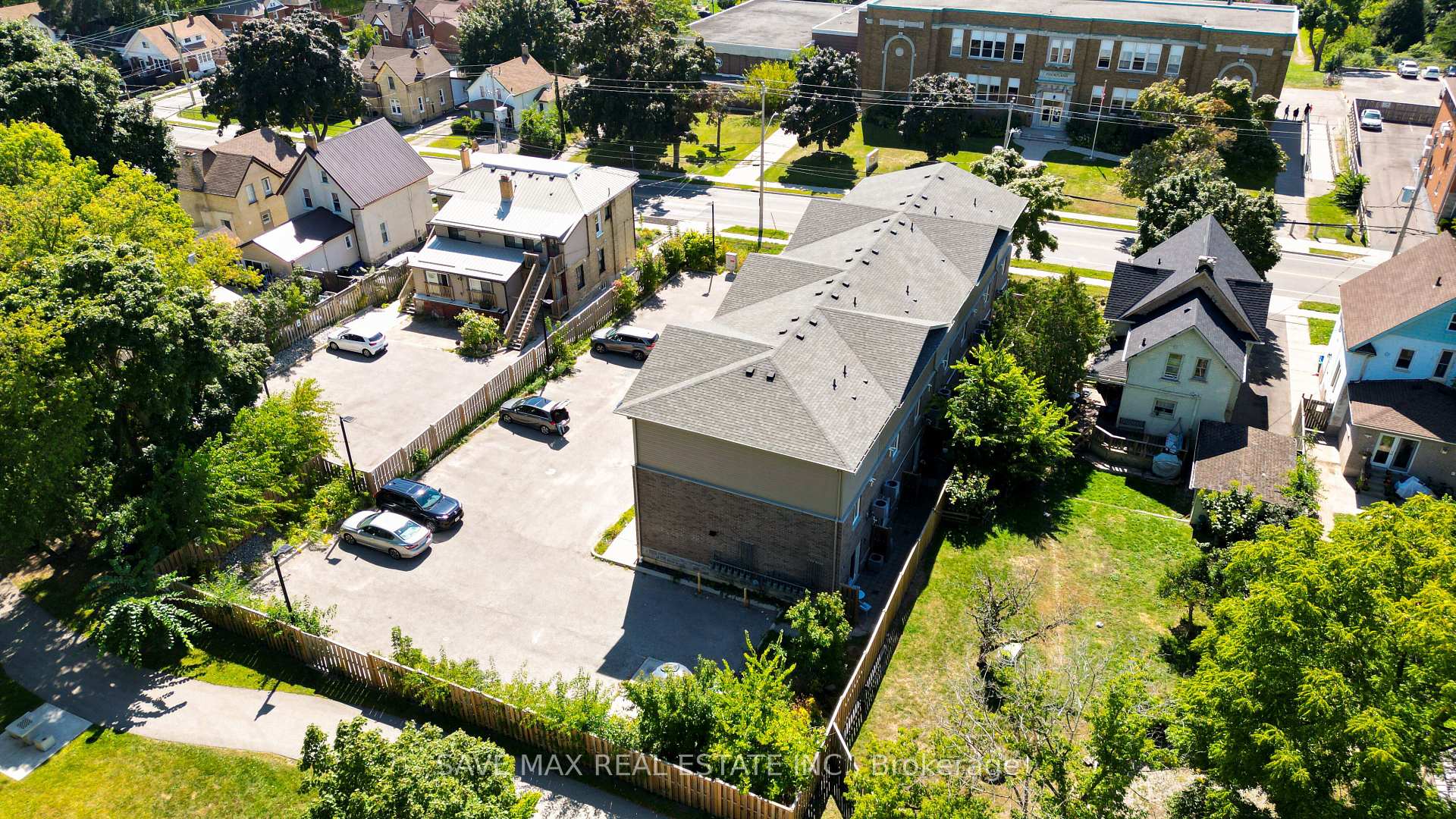 Photo 26 of Unit 3, 122 Courtland Avenue E, Kitchener — HOMEH