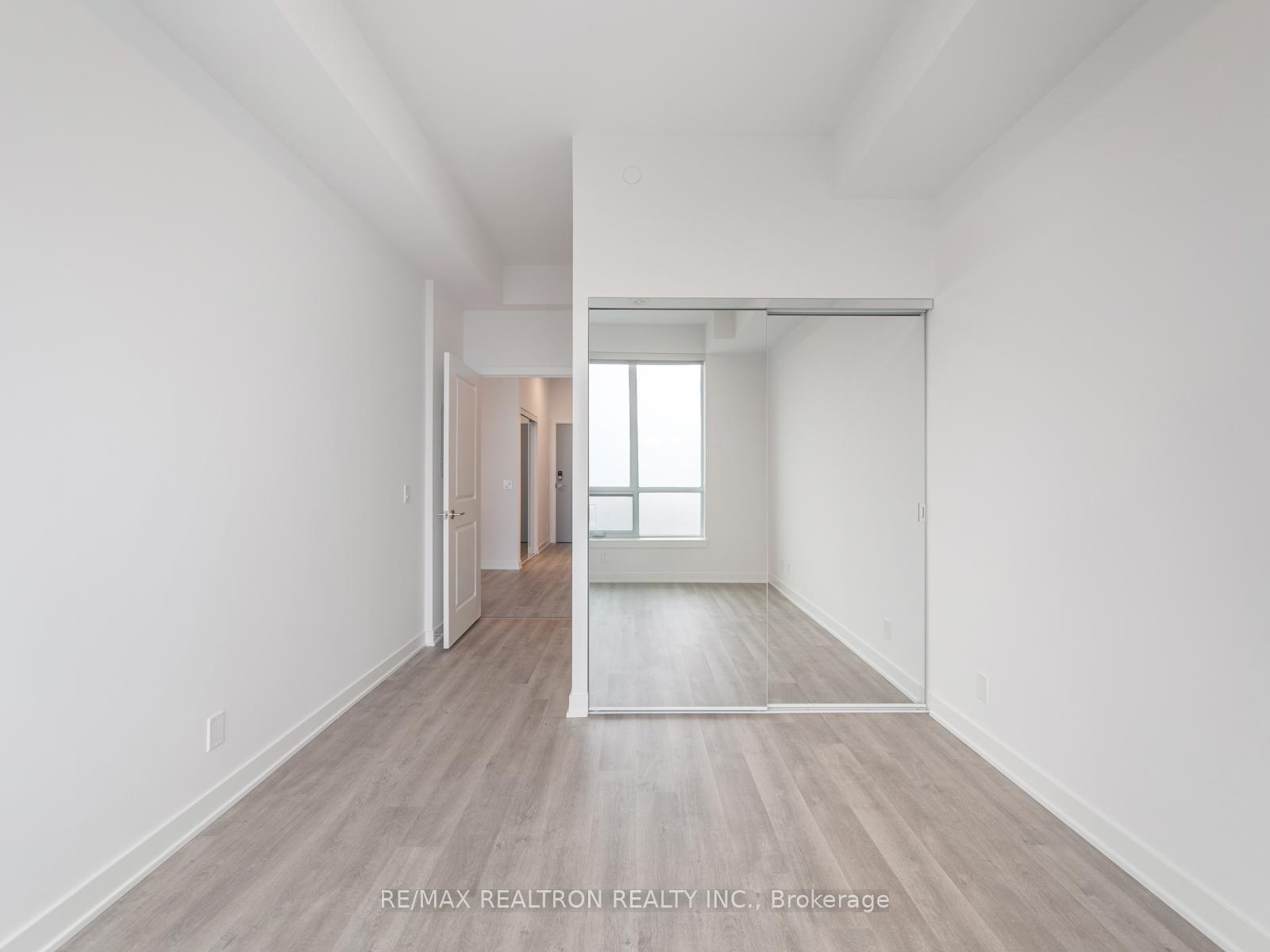 Photo 8 of Unit 2503, 30 Upper Mall Way, Vaughan, Brownridge — HOMEH