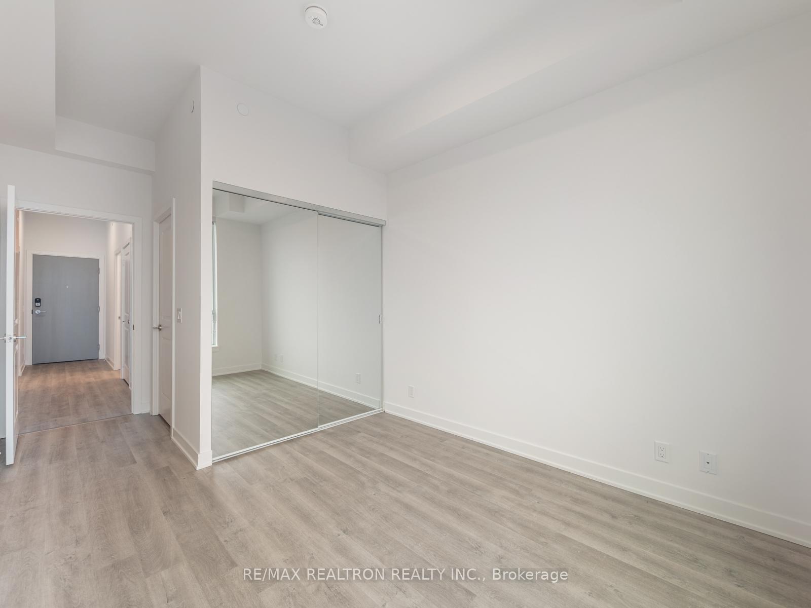 Photo 3 of Unit 2503, 30 Upper Mall Way, Vaughan, Brownridge — HOMEH