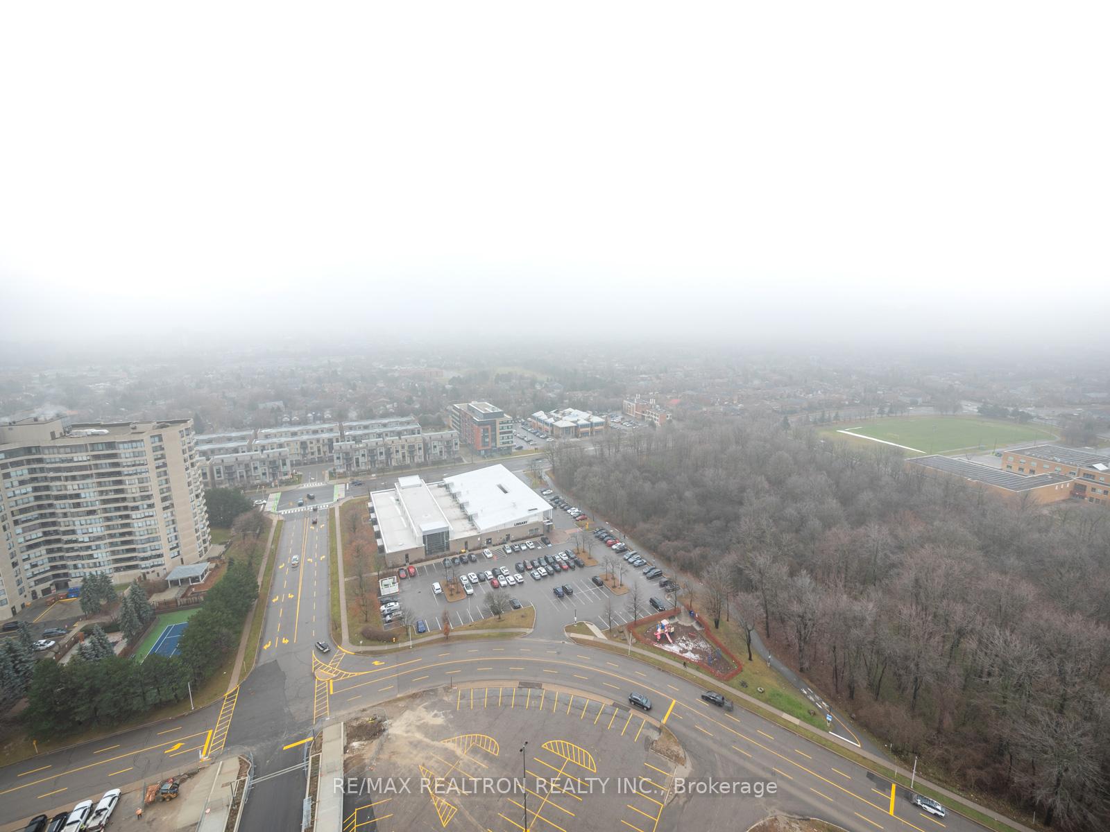 Photo 11 of Unit 2503, 30 Upper Mall Way, Vaughan, Brownridge — HOMEH