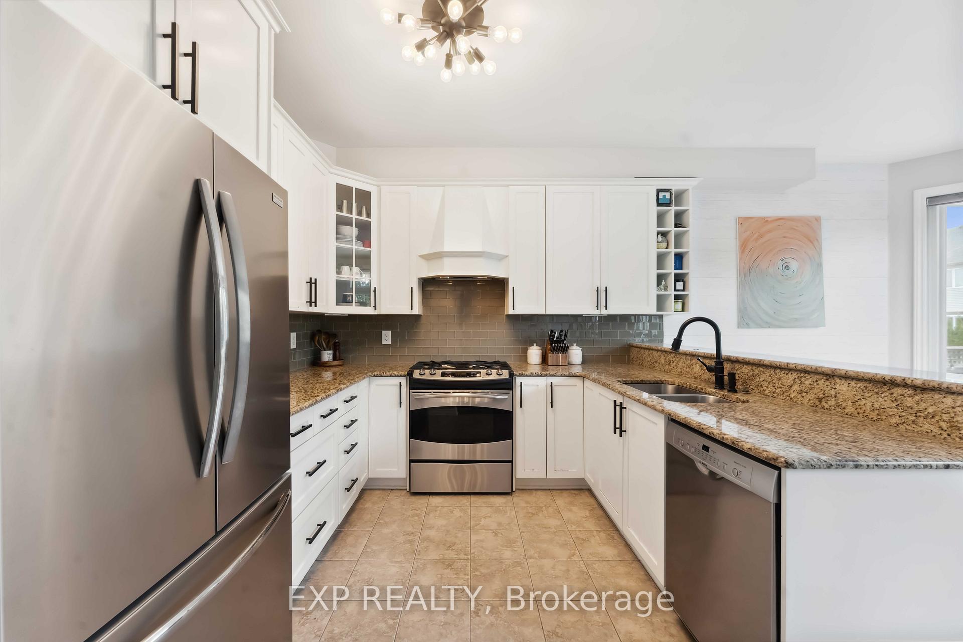Photo 5 of 6925 Mary Anne Drive, Ottawa, Greely — HOMEH