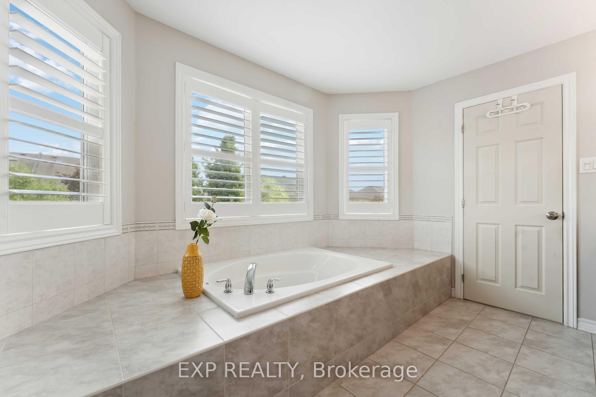 Photo 20 of 6925 Mary Anne Drive, Ottawa, Greely — HOMEH