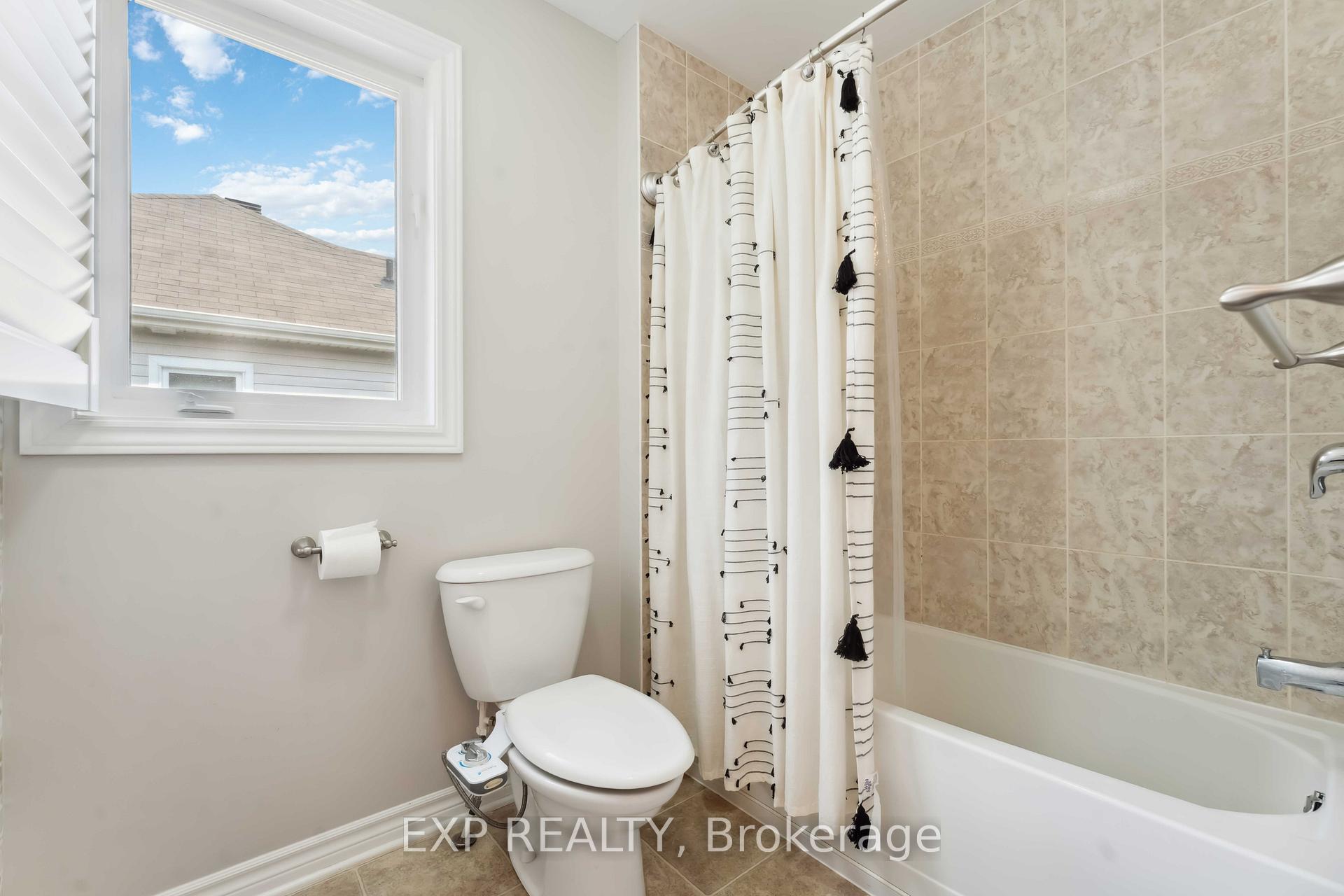 Photo 23 of 6925 Mary Anne Drive, Ottawa, Greely — HOMEH