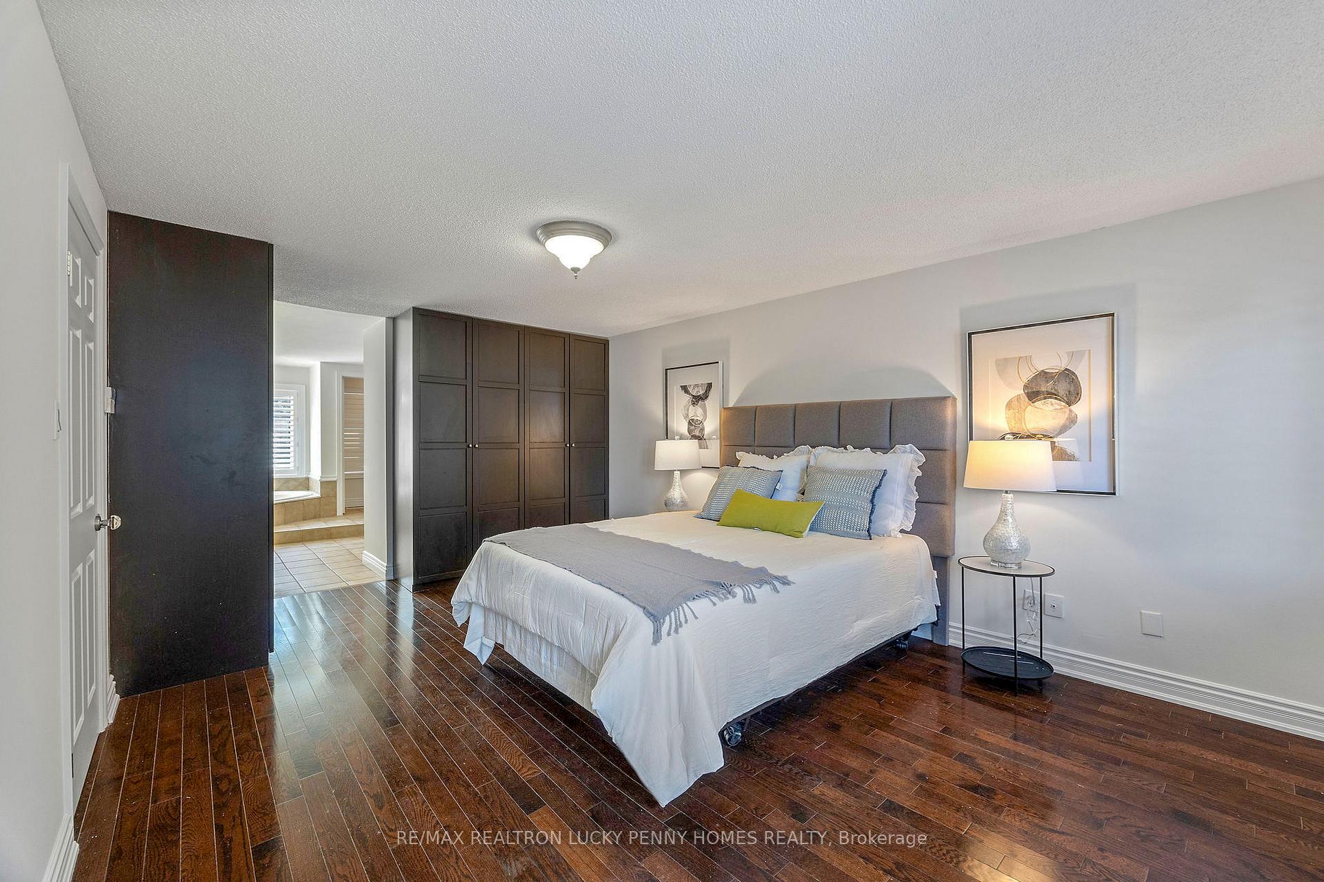 Photo 15 of 126 Aitken Circle, Markham, Unionville — HOMEH