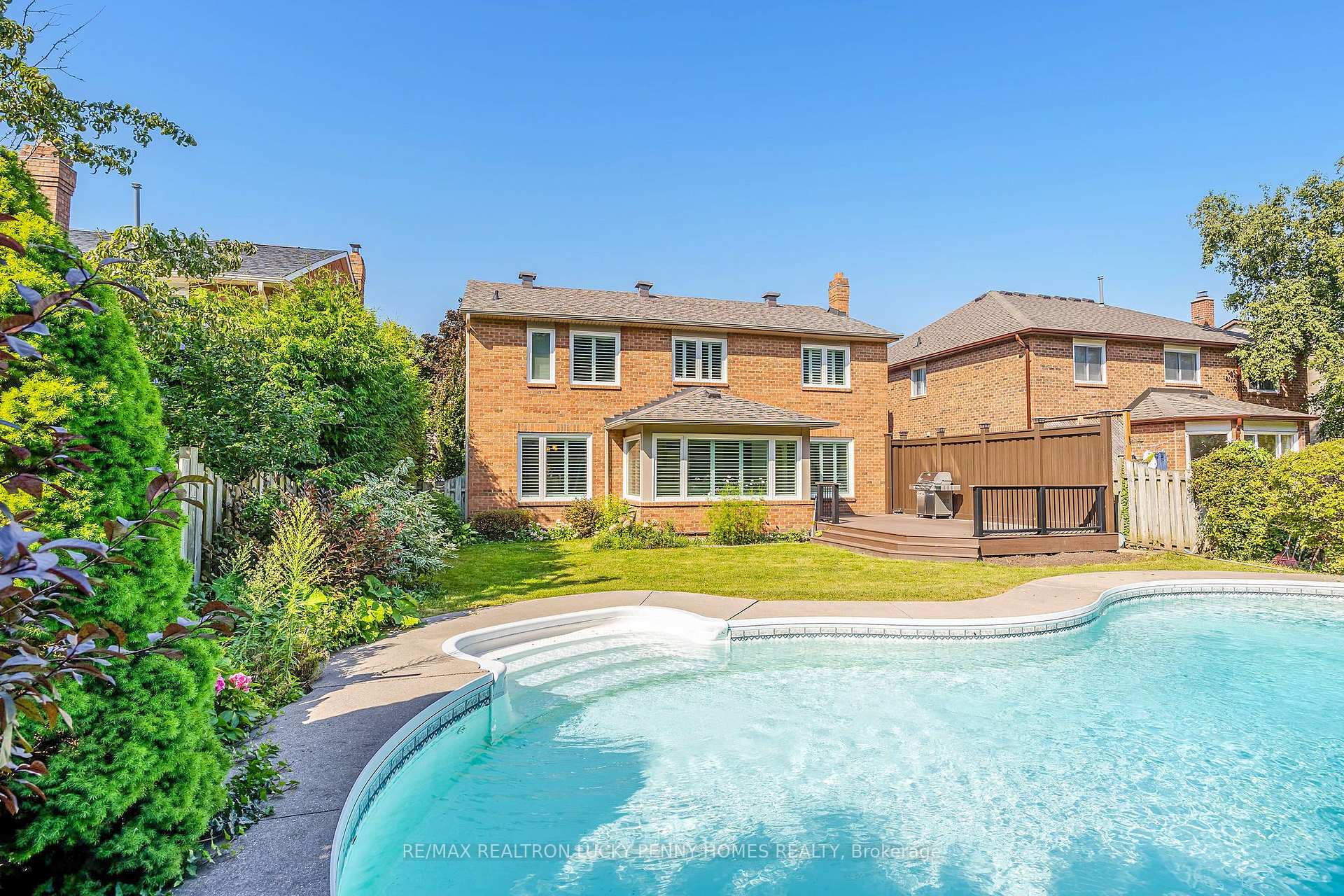 Photo 24 of 126 Aitken Circle, Markham, Unionville — HOMEH