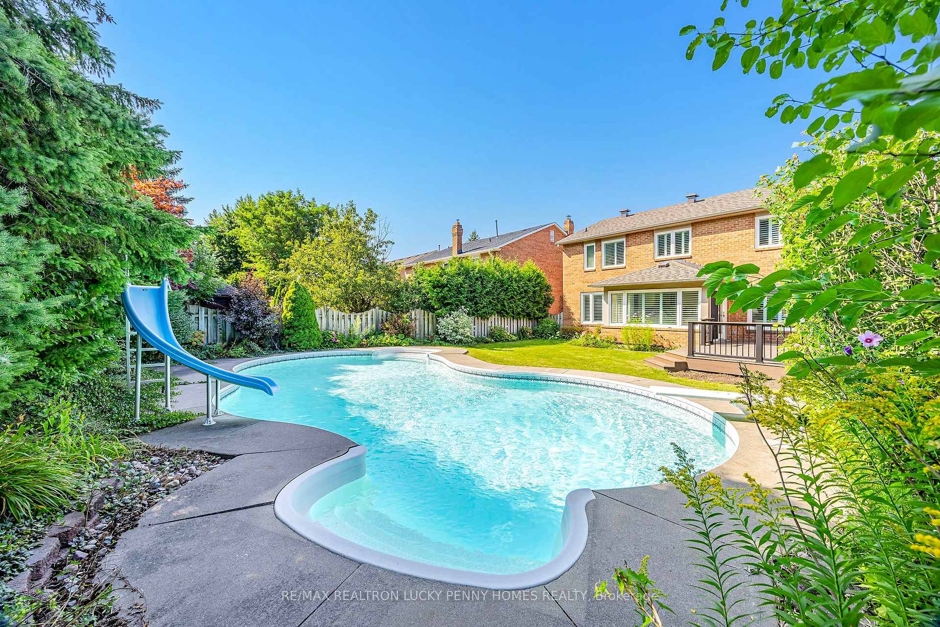 Photo 29 of 126 Aitken Circle, Markham, Unionville — HOMEH