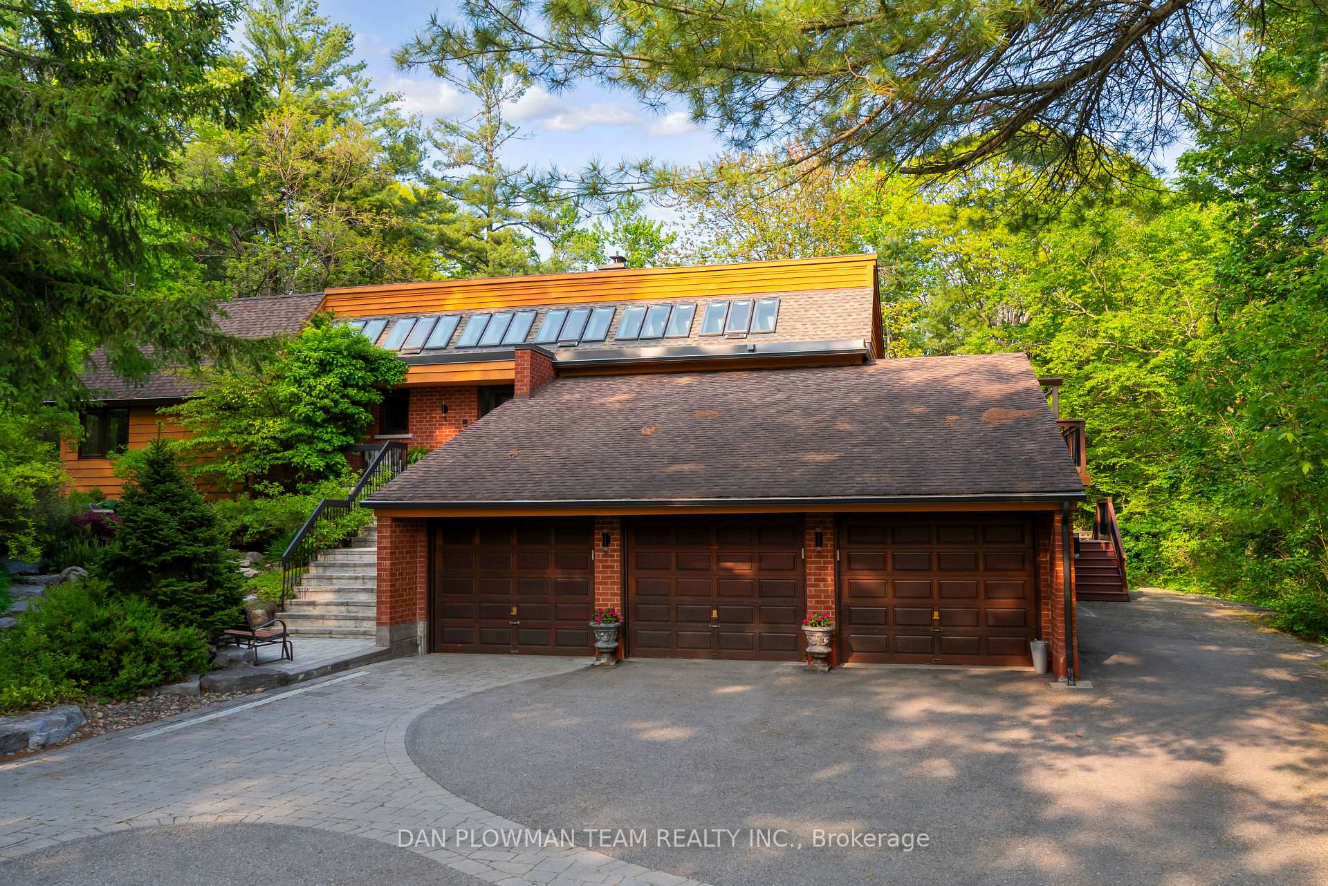 Front of 5 Sumac Road