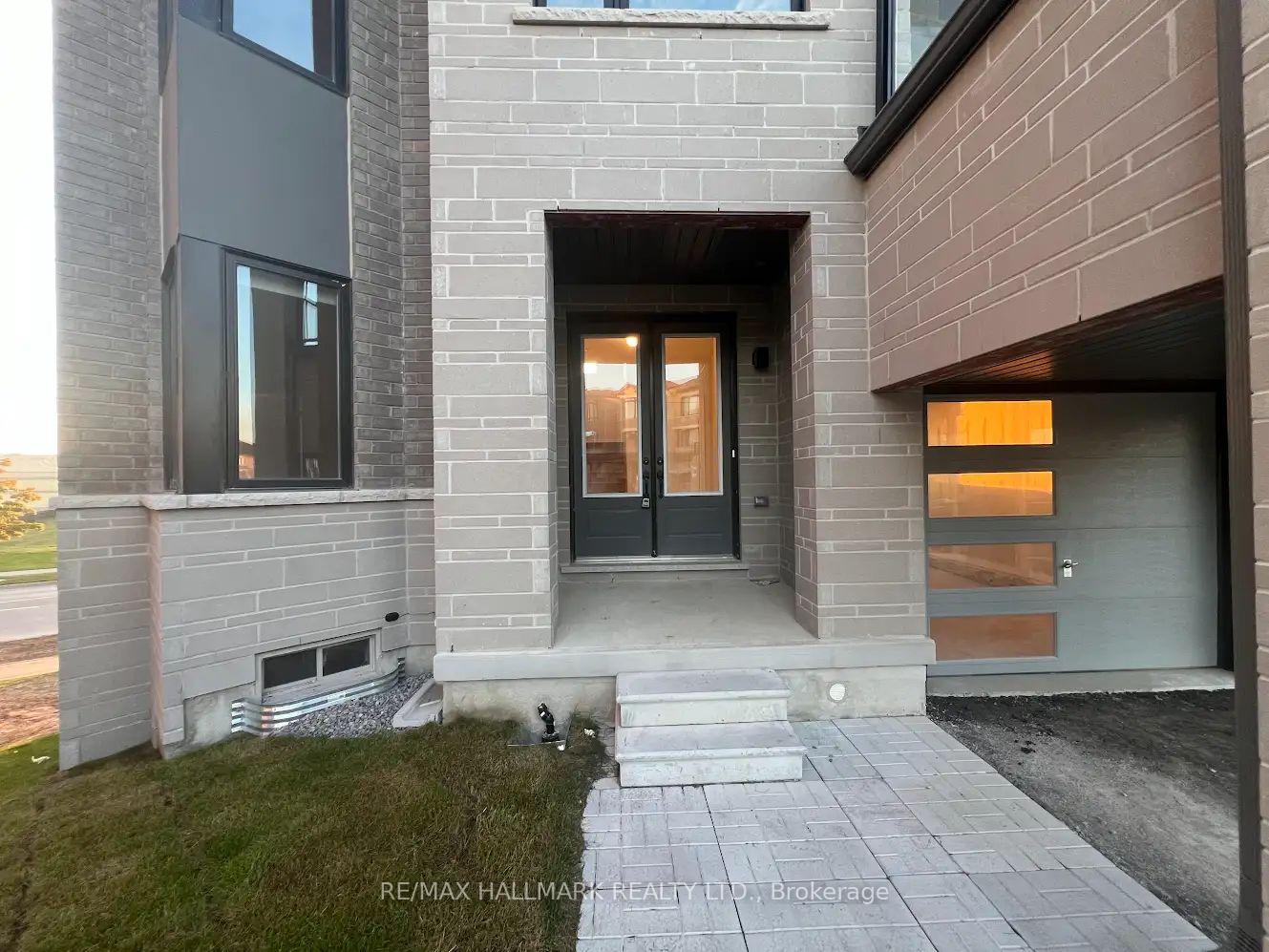 Photo 6 of 111 Tennant Circle, Vaughan, Vellore Village — HOMEH