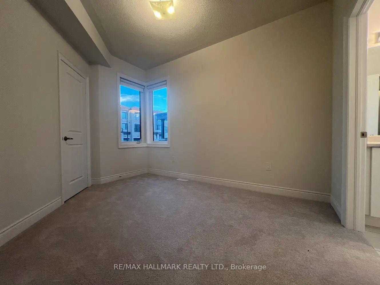 Photo 5 of 111 Tennant Circle, Vaughan, Vellore Village — HOMEH