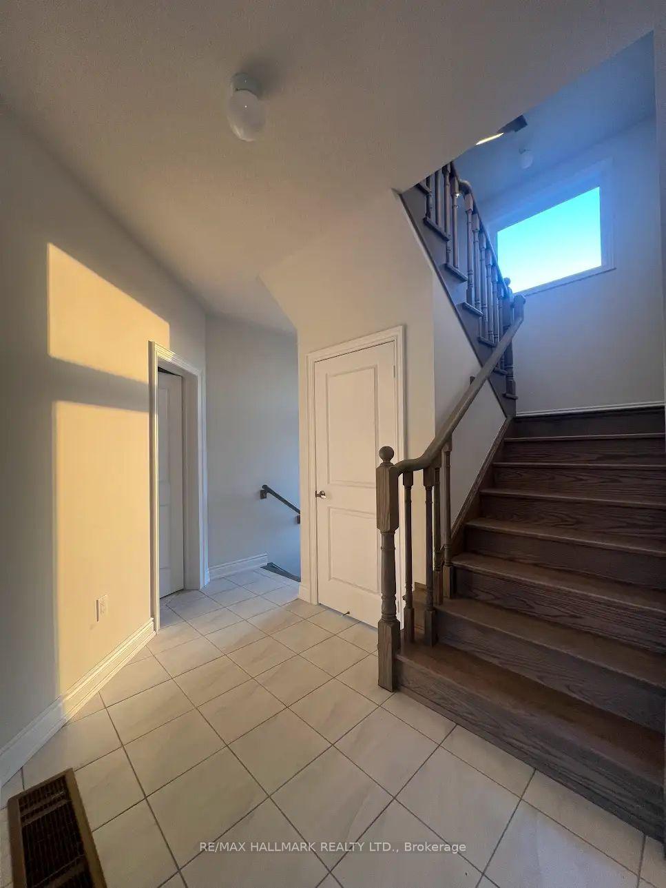 Photo 8 of 111 Tennant Circle, Vaughan, Vellore Village — HOMEH