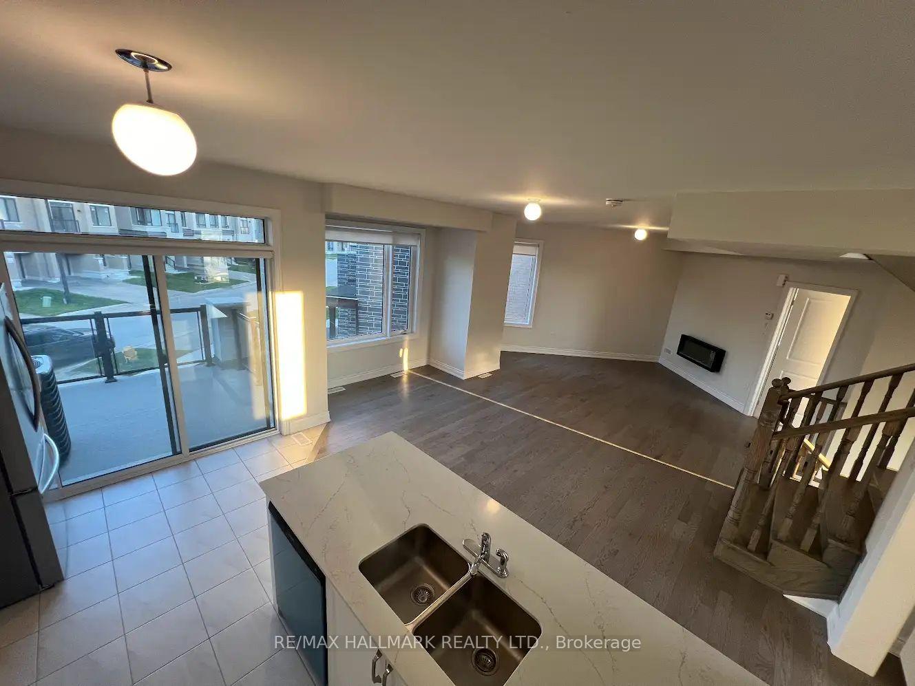 Photo 10 of 111 Tennant Circle, Vaughan, Vellore Village — HOMEH