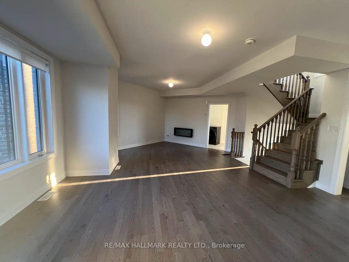 Photo 16 of 111 Tennant Circle, Vaughan, Vellore Village — HOMEH