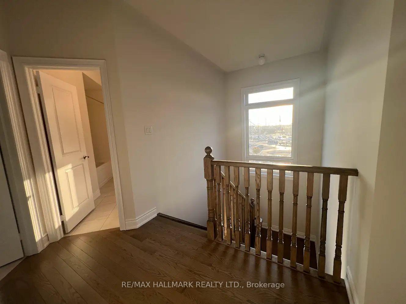 Photo 26 of 111 Tennant Circle, Vaughan, Vellore Village — HOMEH