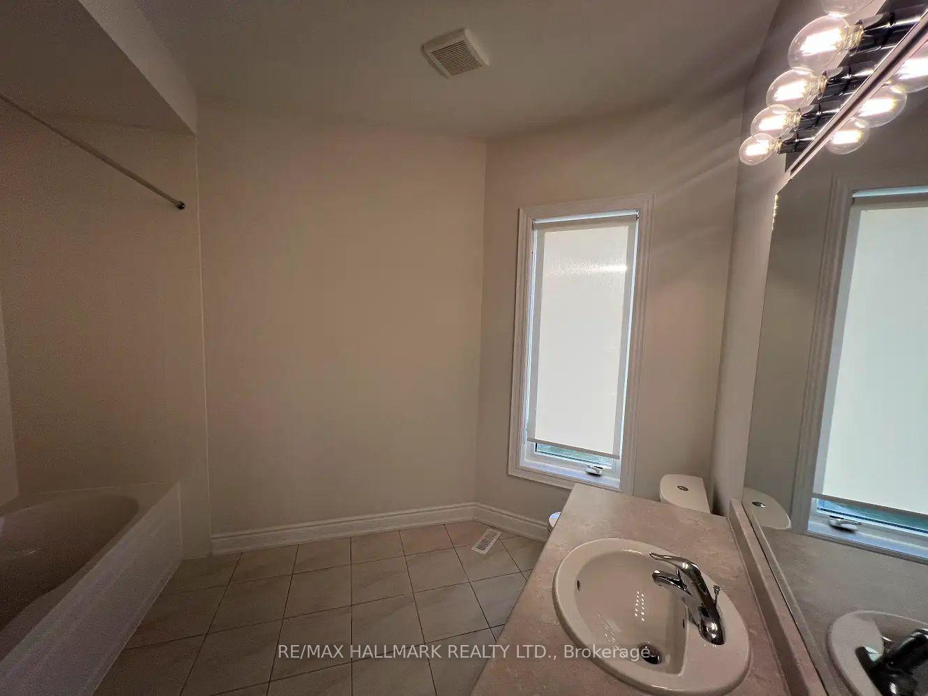 Photo 21 of 111 Tennant Circle, Vaughan, Vellore Village — HOMEH