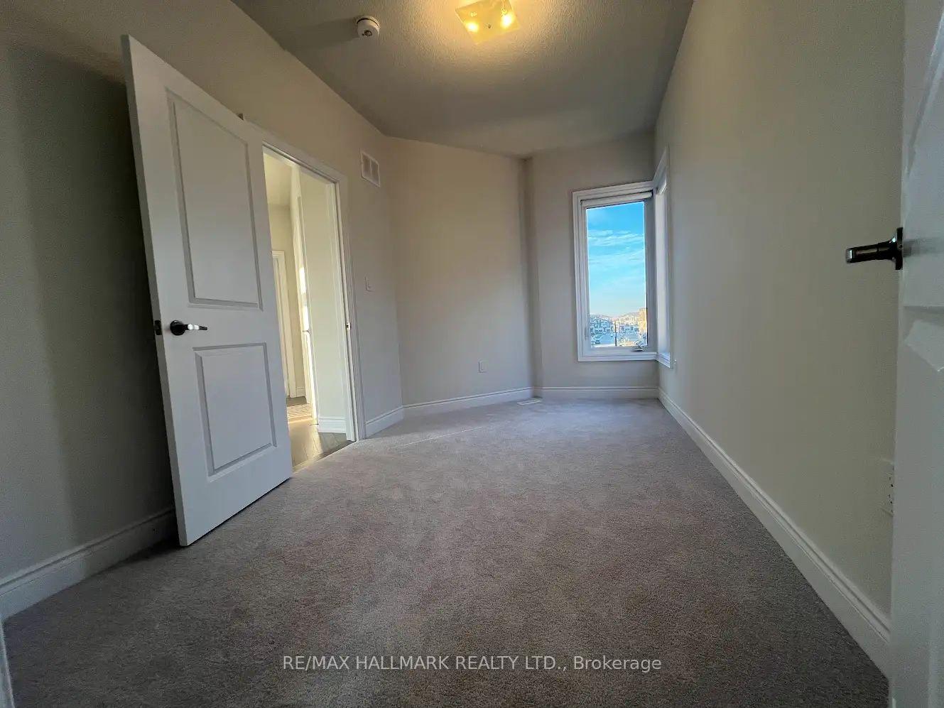 Photo 23 of 111 Tennant Circle, Vaughan, Vellore Village — HOMEH