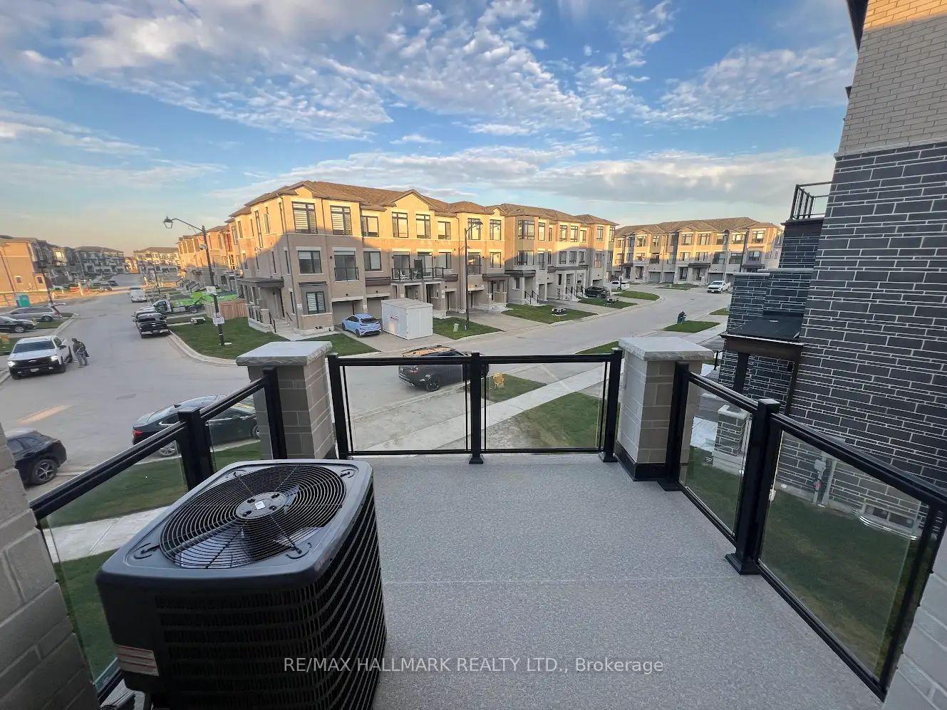 Photo 27 of 111 Tennant Circle, Vaughan, Vellore Village — HOMEH