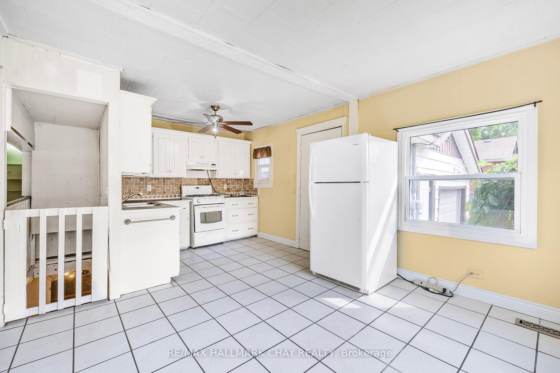 Photo 5 of 398 Hannah Street, Midland — HOMEH