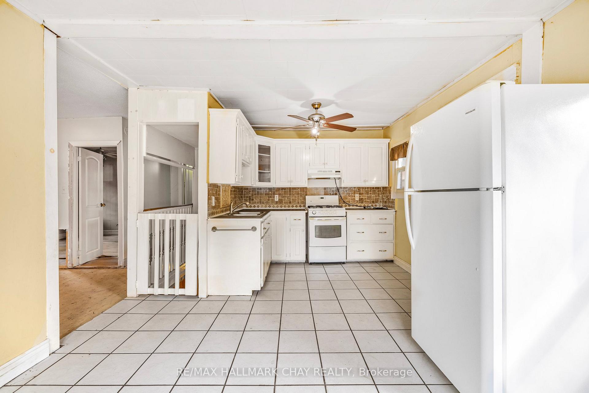 Photo 13 of 398 Hannah Street, Midland — HOMEH