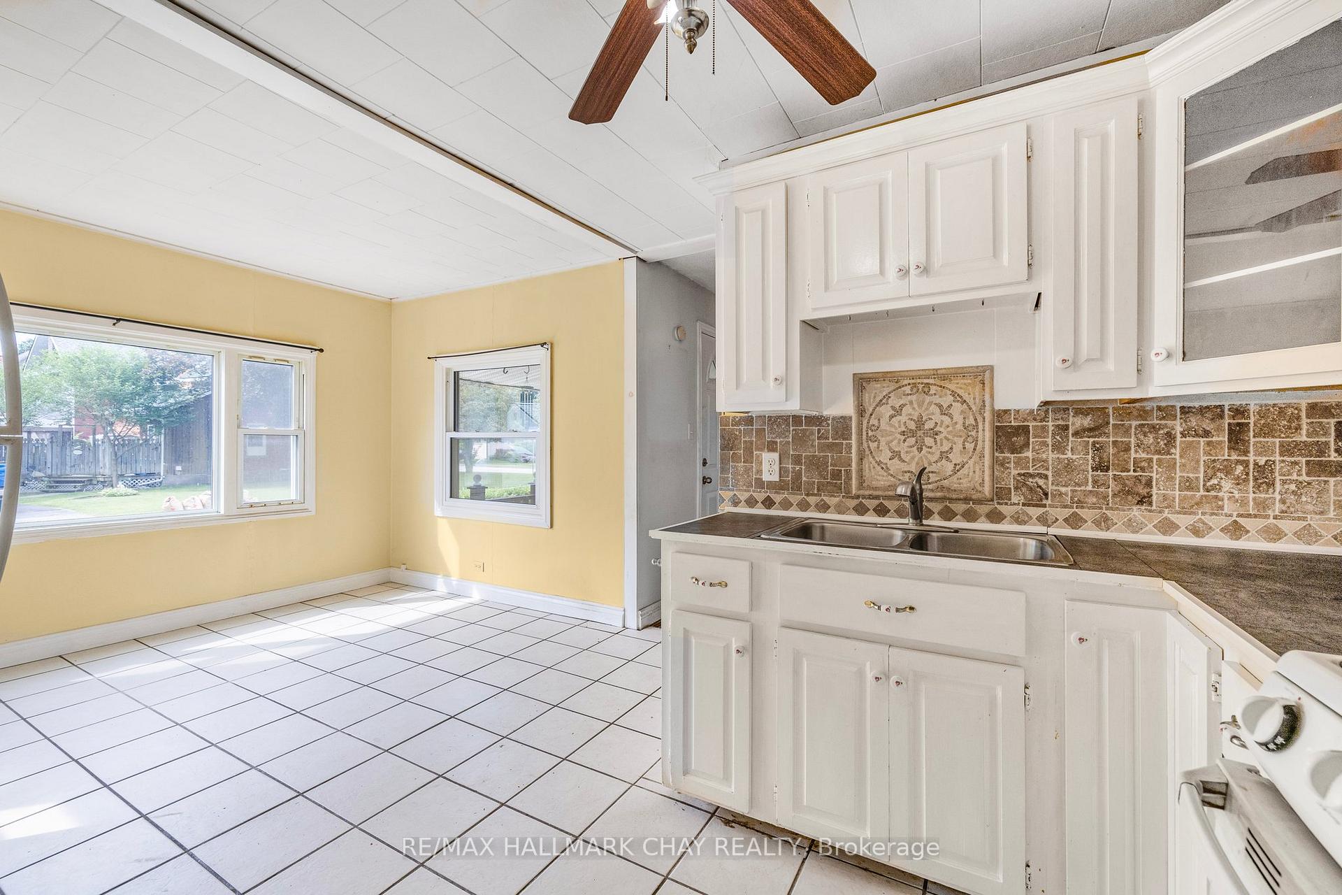 Photo 3 of 398 Hannah Street, Midland — HOMEH
