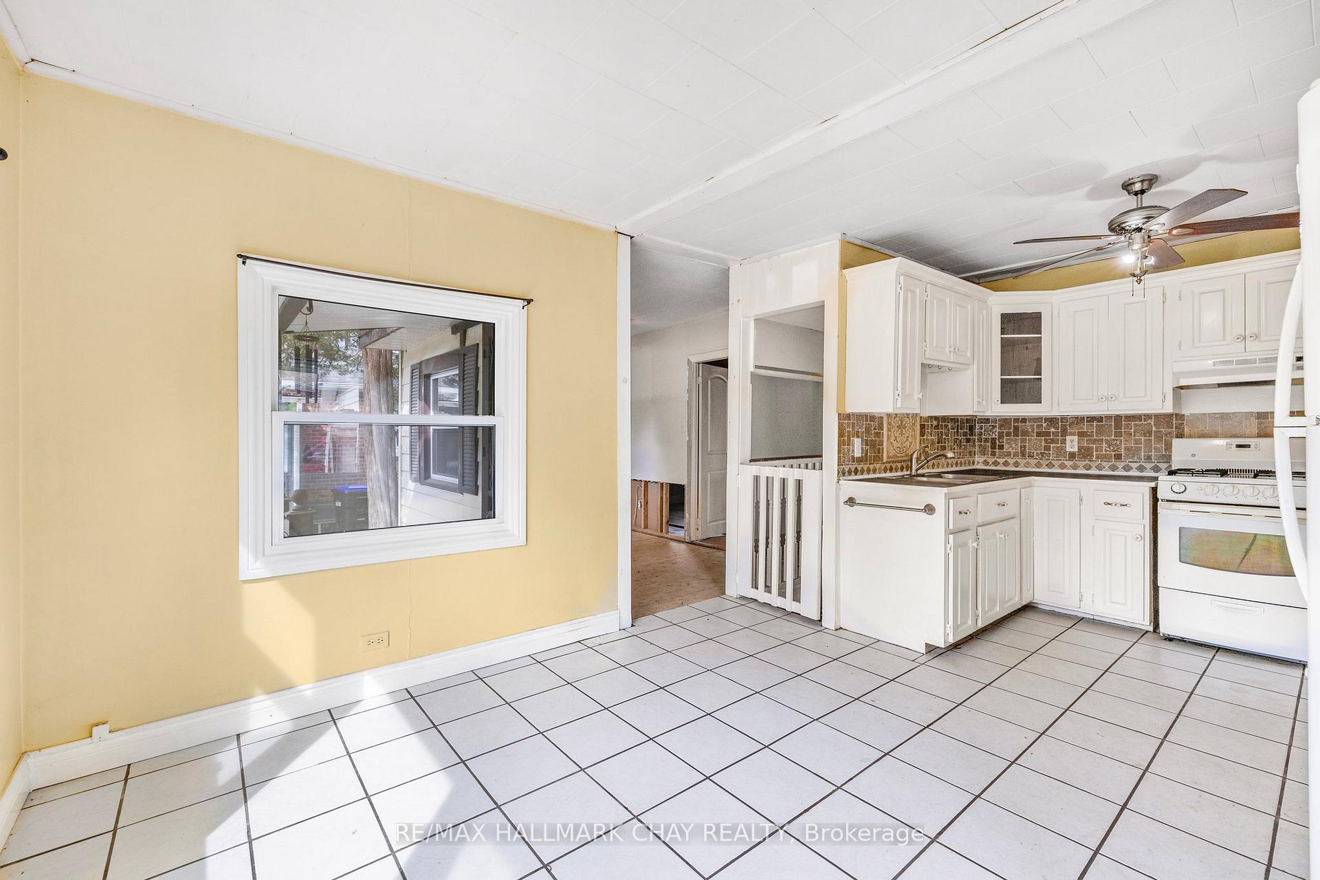 Photo 21 of 398 Hannah Street, Midland — HOMEH