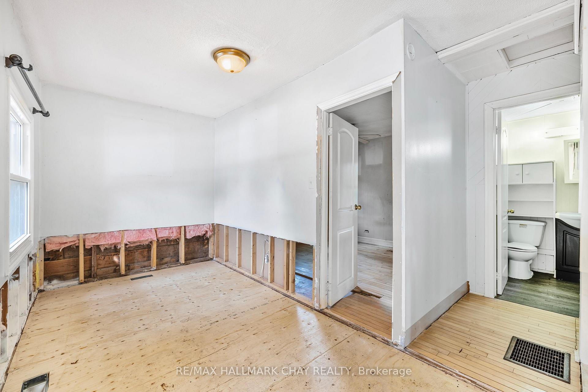 Photo 8 of 398 Hannah Street, Midland — HOMEH
