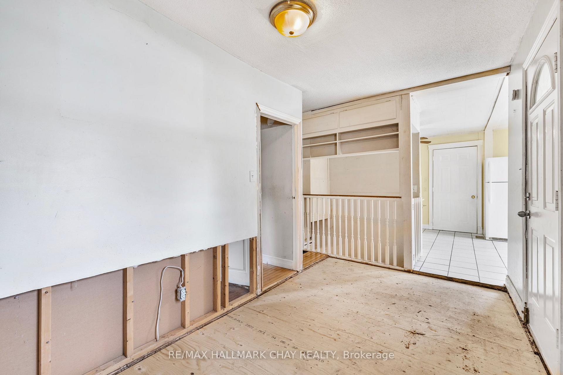 Photo 16 of 398 Hannah Street, Midland — HOMEH