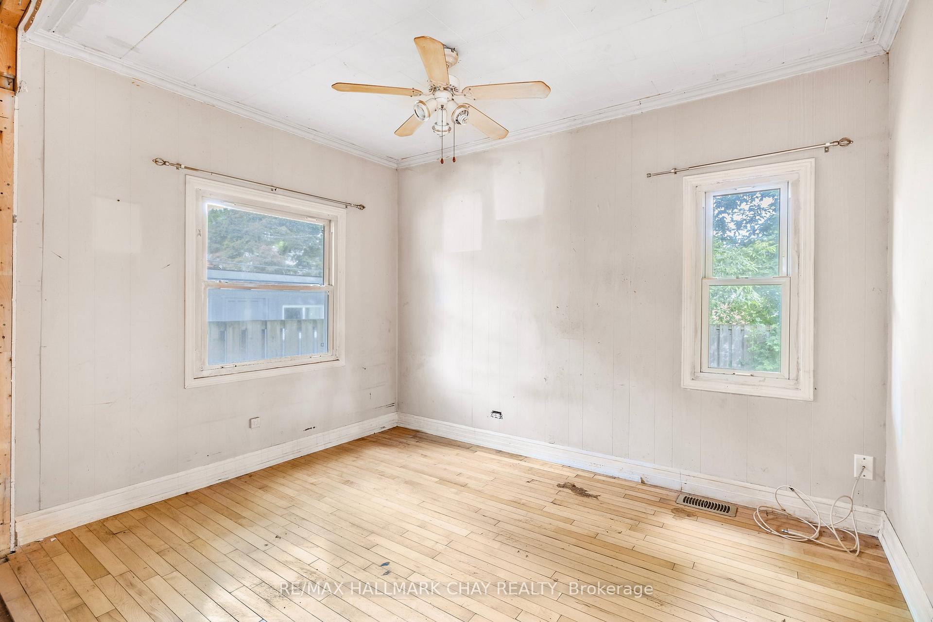 Photo 20 of 398 Hannah Street, Midland — HOMEH