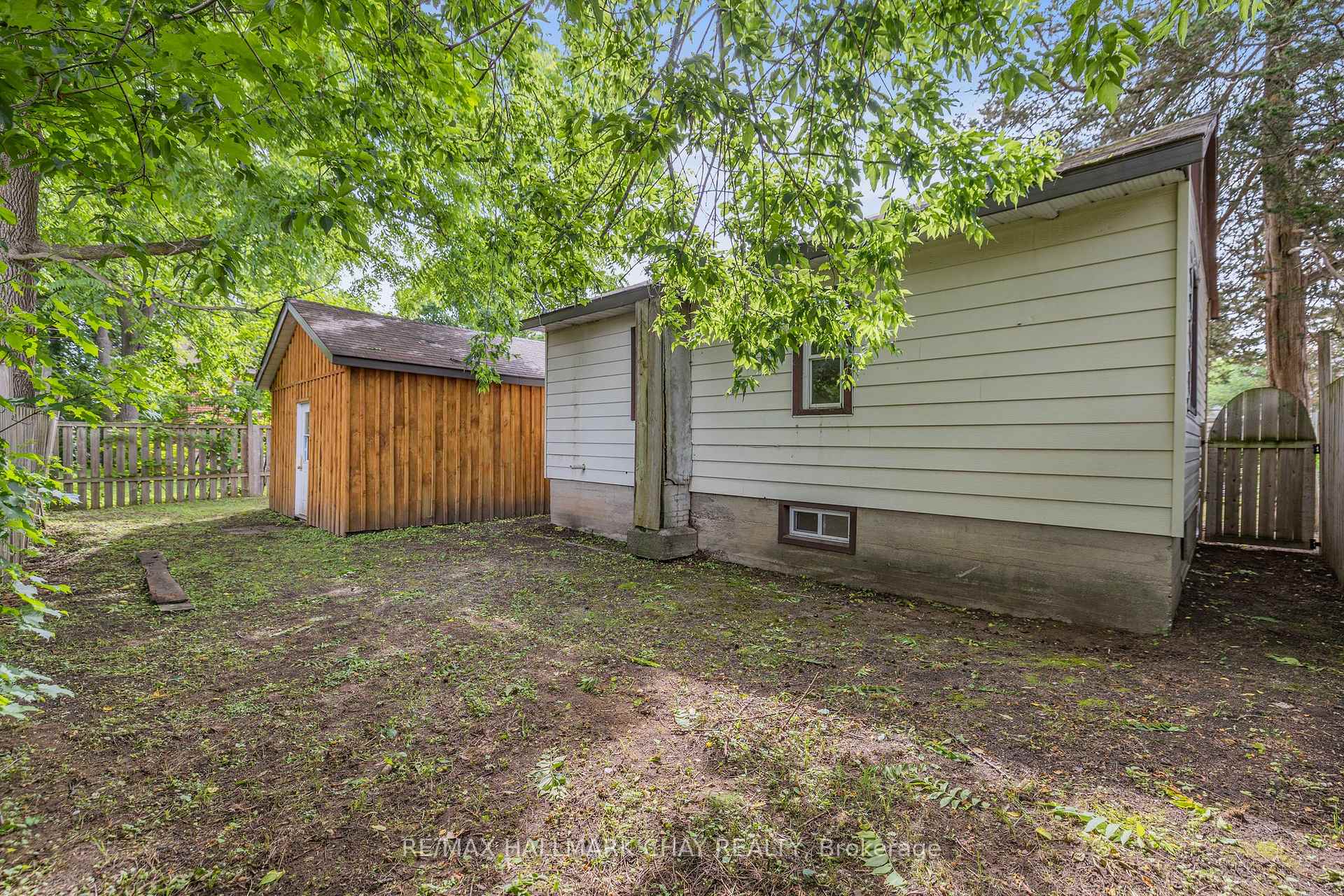 Photo 22 of 398 Hannah Street, Midland — HOMEH