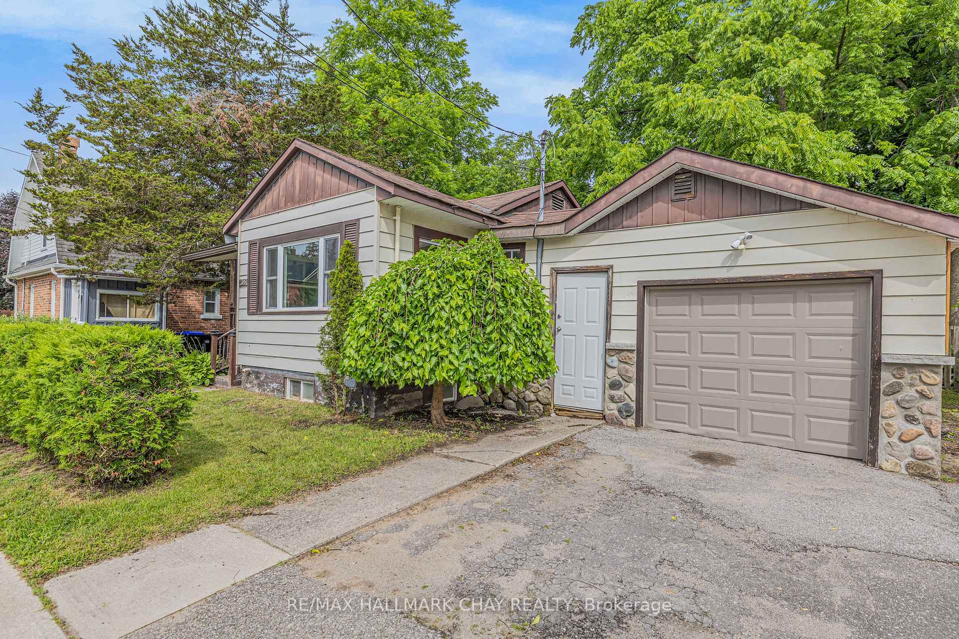 Photo 25 of 398 Hannah Street, Midland — HOMEH