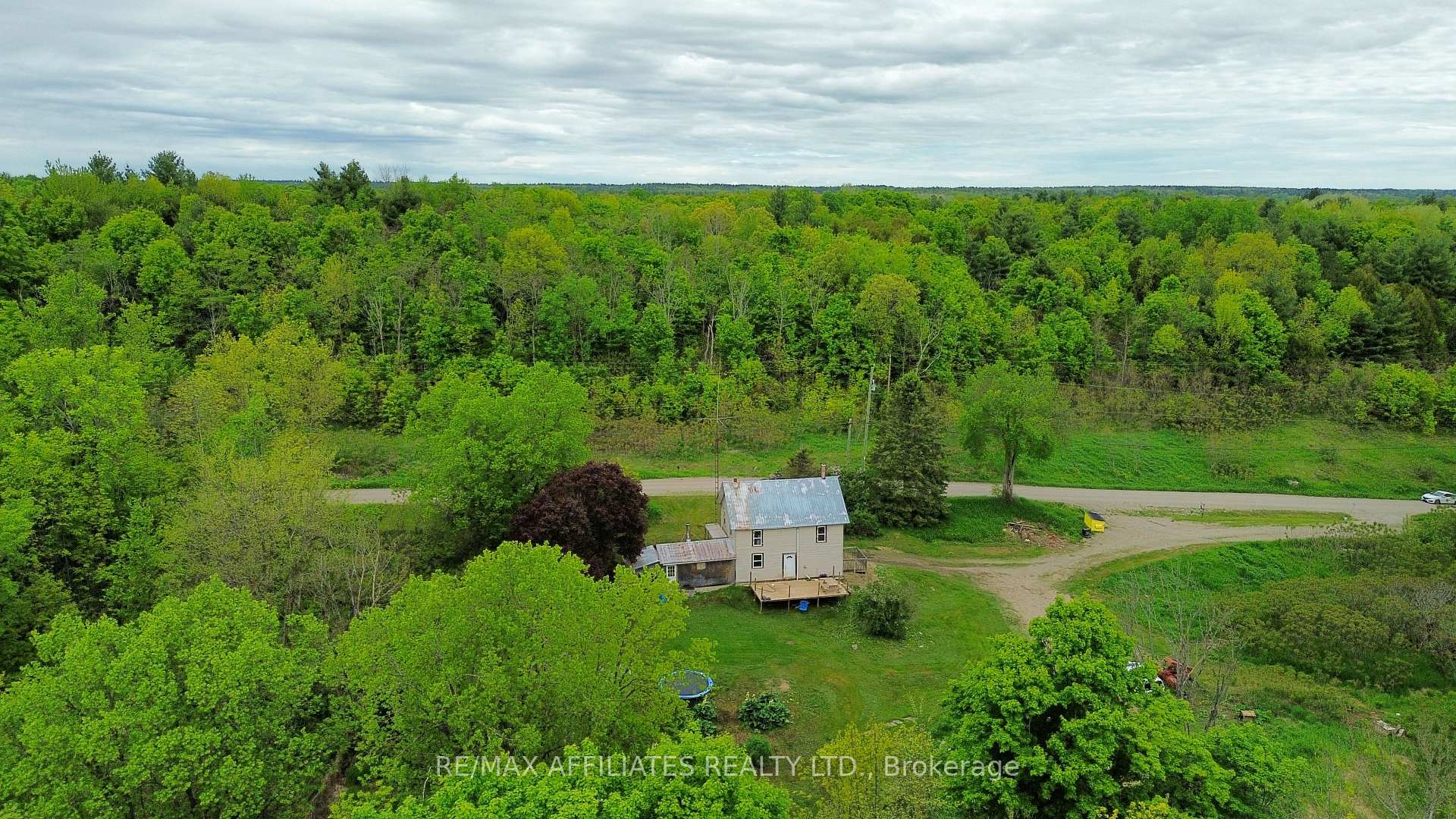 Photo 1 of 1505 Elm Tree Road, Frontenac, Frontenac Centre — HOMEH