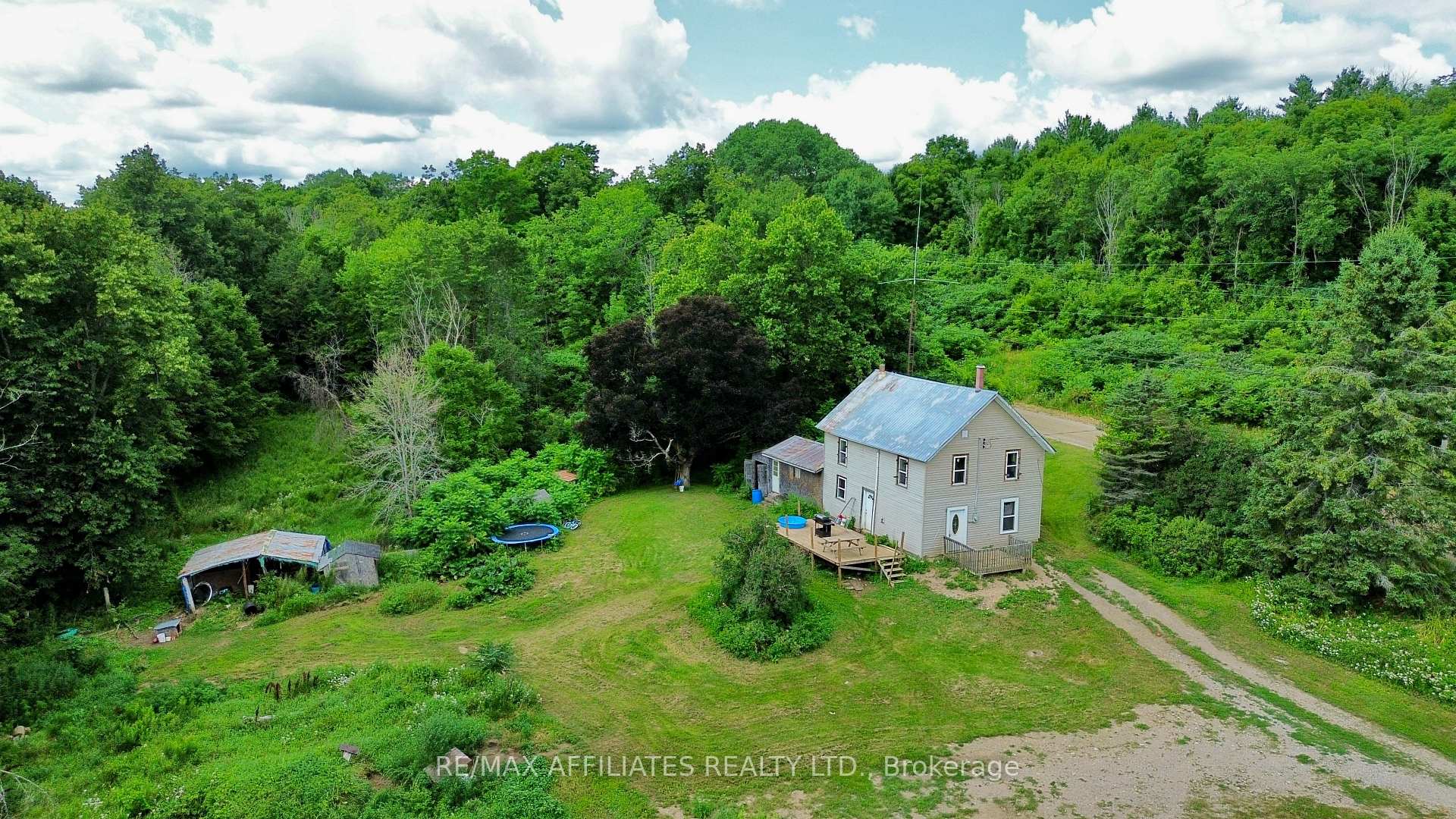 Photo 4 of 1505 Elm Tree Road, Frontenac, Frontenac Centre — HOMEH