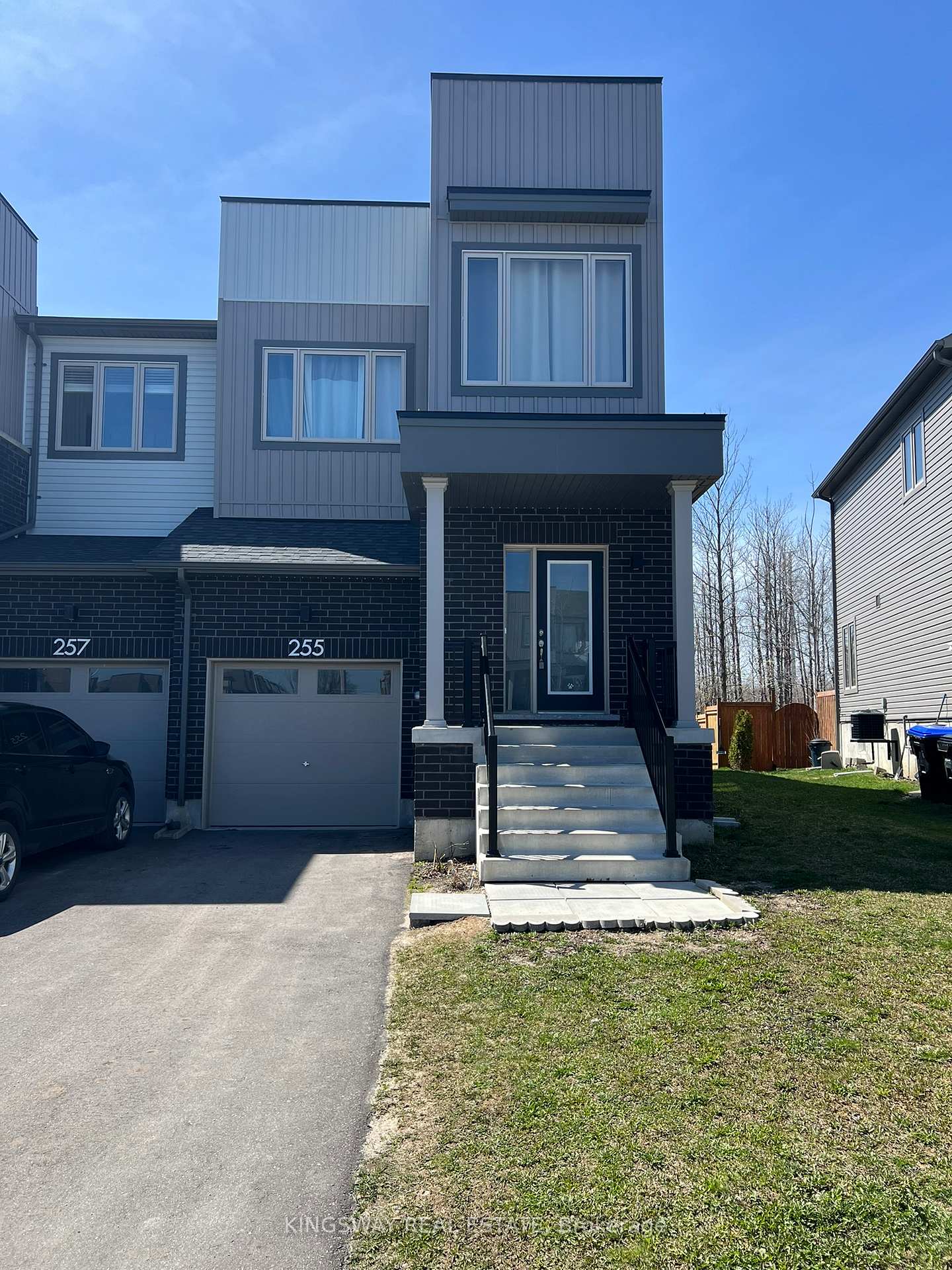 Photo 3 of 255 Atkinson Street, Clearview, Stayner — HOMEH