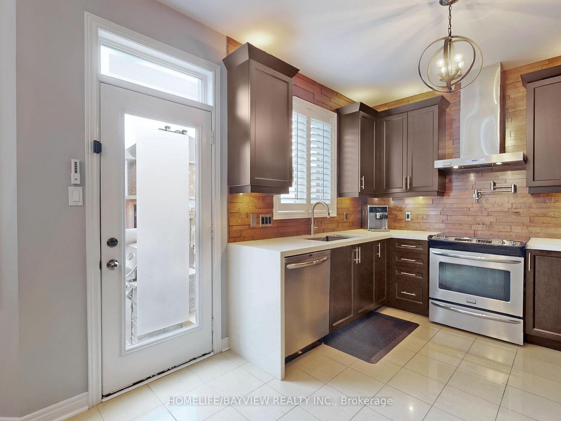 Photo 6 of 21 Pelister Drive, Markham, Greensborough — HOMEH