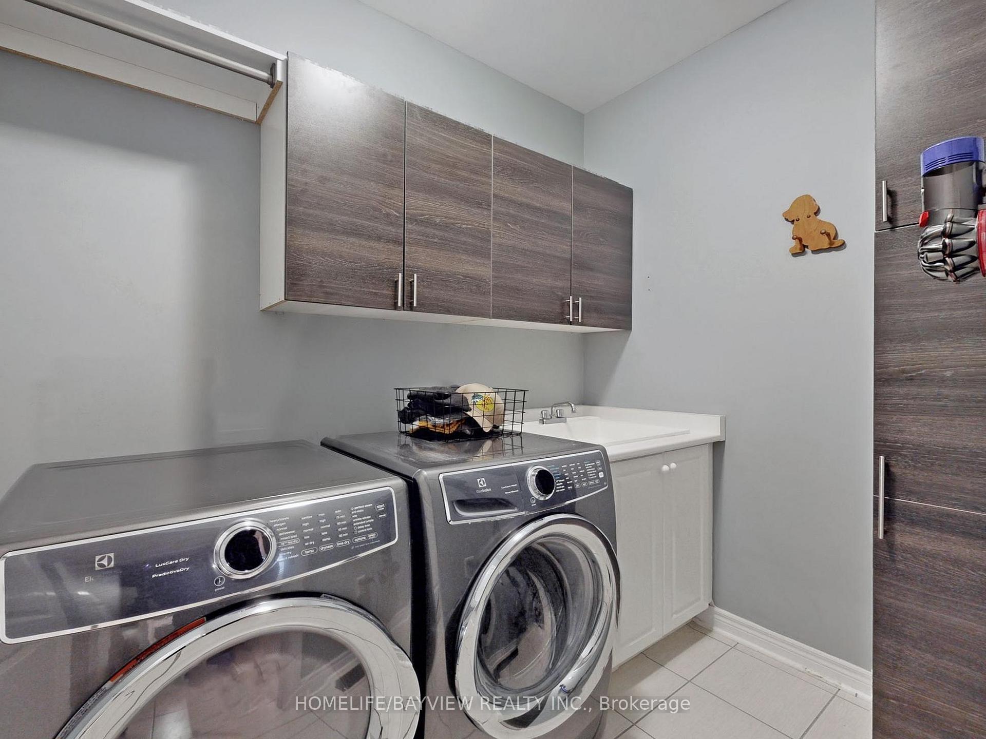 Photo 15 of 21 Pelister Drive, Markham, Greensborough — HOMEH