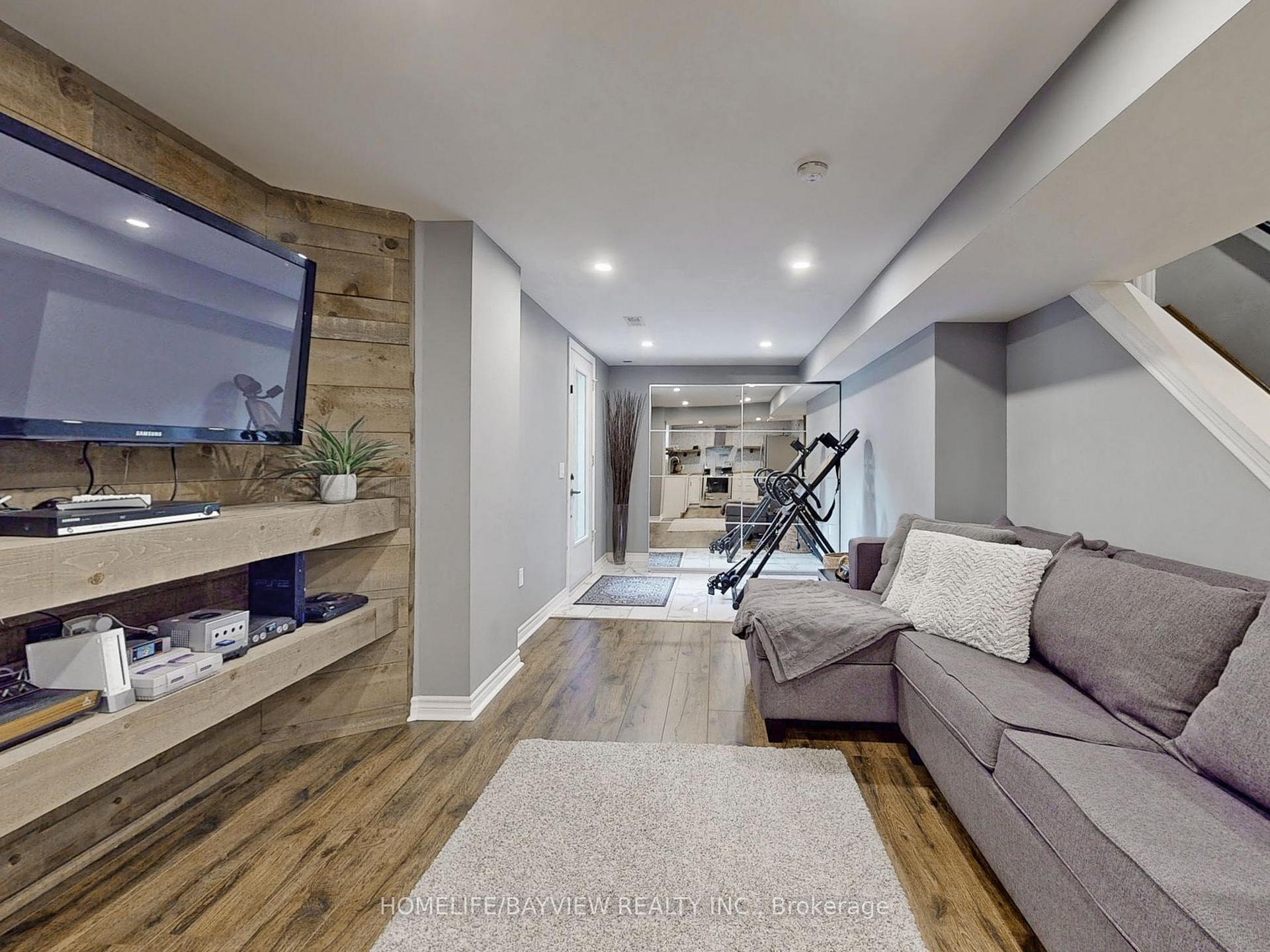 Photo 23 of 21 Pelister Drive, Markham, Greensborough — HOMEH