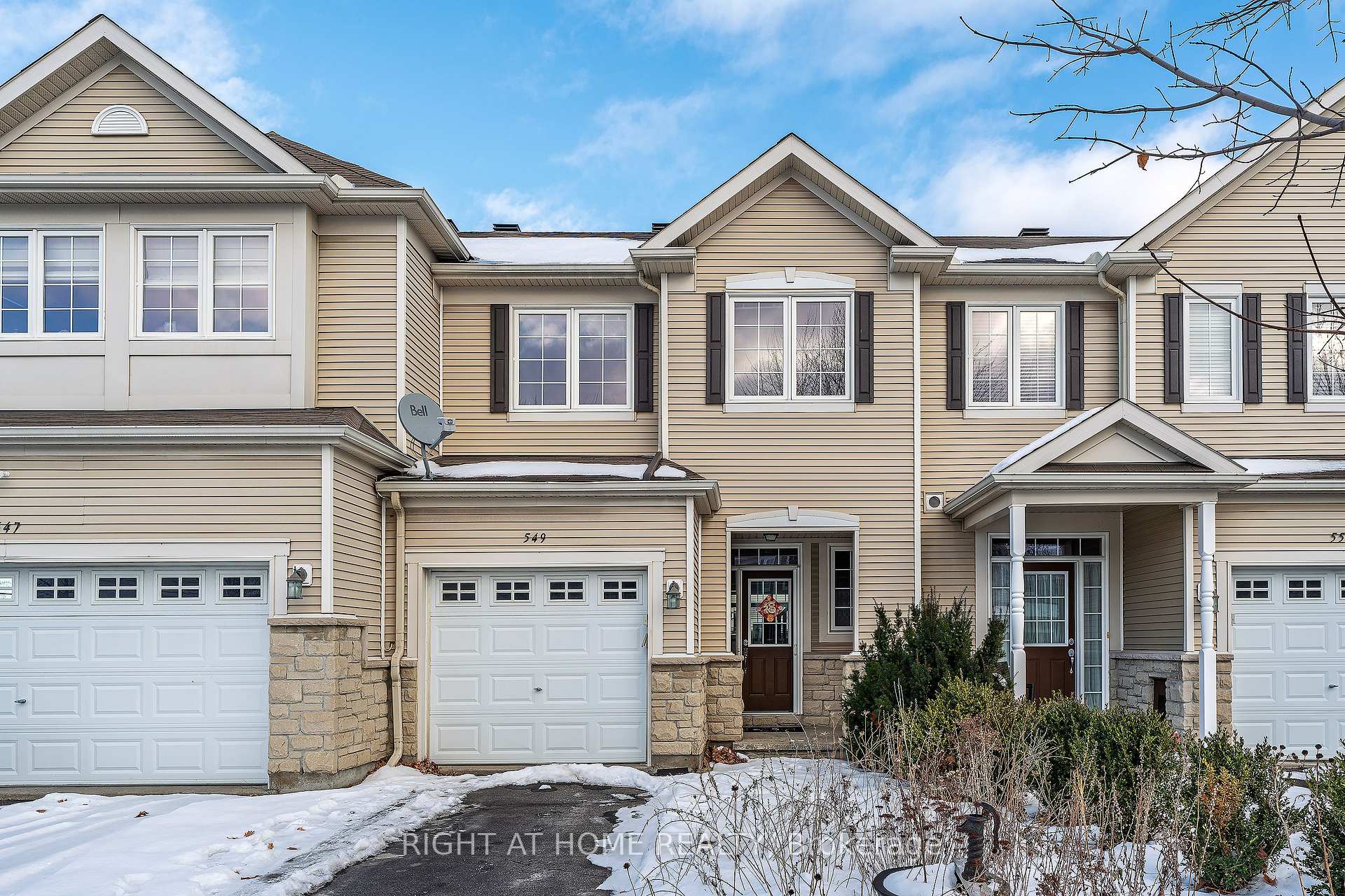 Photo 2 of 549 Ashbourne Crescent, Ottawa, Barrhaven - Stonebridge — HOMEH