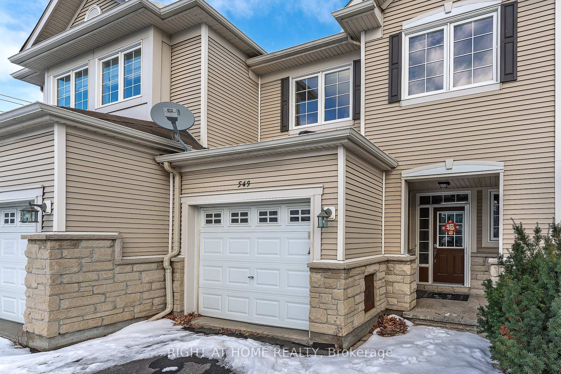 Photo 3 of 549 Ashbourne Crescent, Ottawa, Barrhaven - Stonebridge — HOMEH