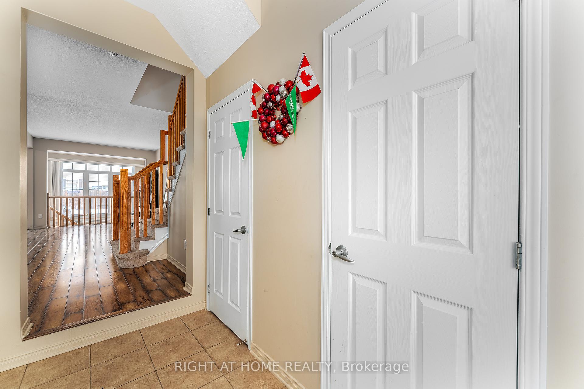Photo 4 of 549 Ashbourne Crescent, Ottawa, Barrhaven - Stonebridge — HOMEH