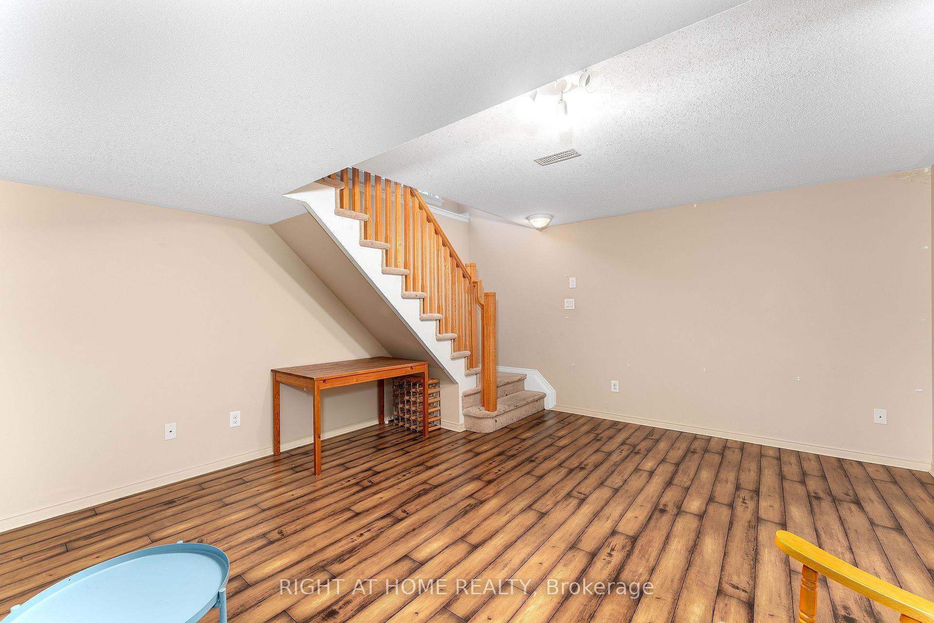 Photo 32 of 549 Ashbourne Crescent, Ottawa, Barrhaven - Stonebridge — HOMEH