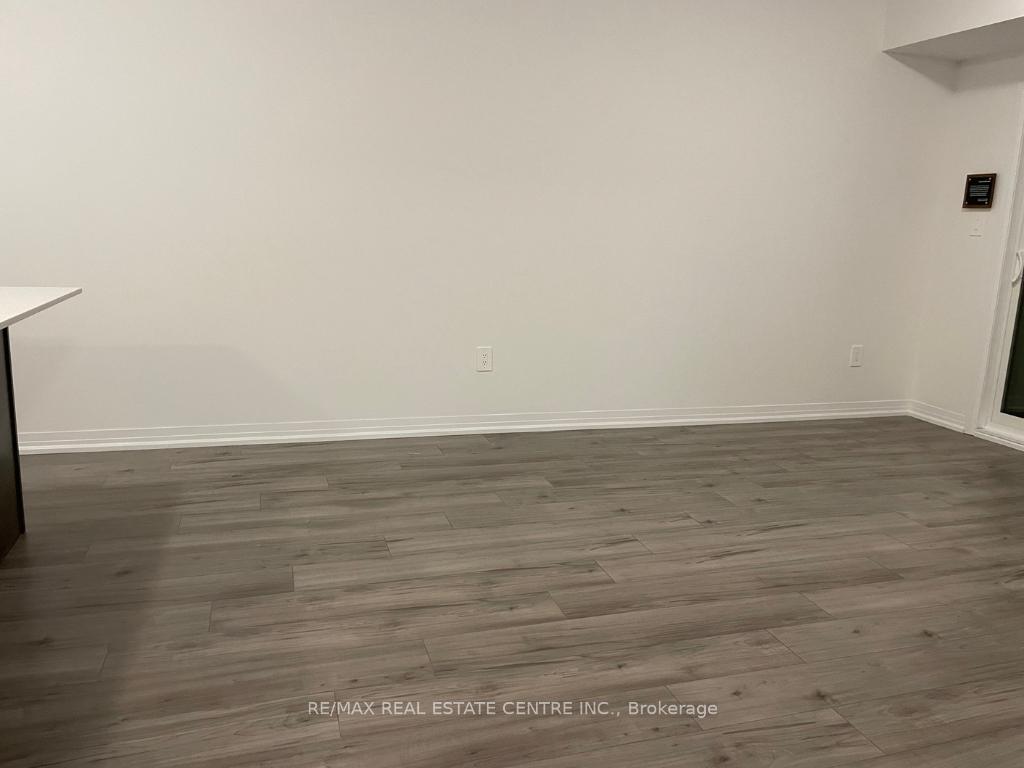 Photo 16 of Unit 304, 15 Kneeshaw Drive, Barrie, Painswick South — HOMEH