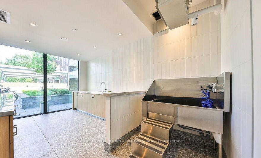 Photo 9 of Unit 603, 150 Logan Avenue, Toronto, South Riverdale — HOMEH