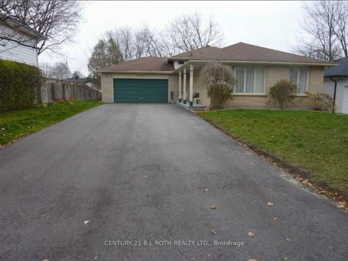 Photo 2 of 17 Bellevue Crescent, Barrie, Wellington — HOMEH